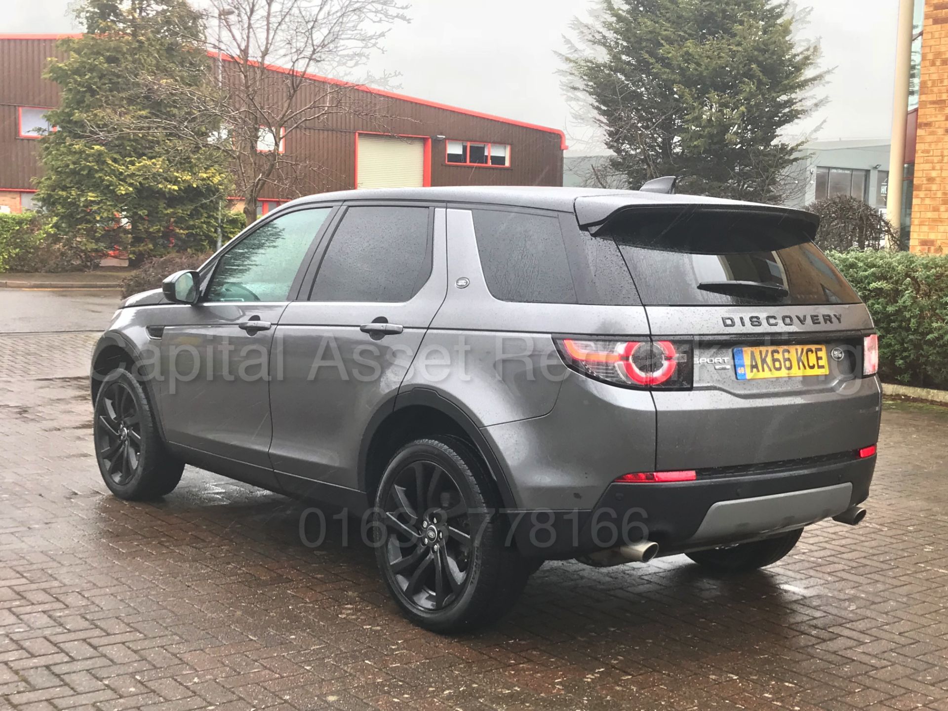 LAND ROVER DISCOVERY SPORT 'HSE - BLACK' (2017 MODEL) '2.0 TD4 - AUTO - 7 SEATER' *MASSIVE SPEC* - Bild 6 aus 53