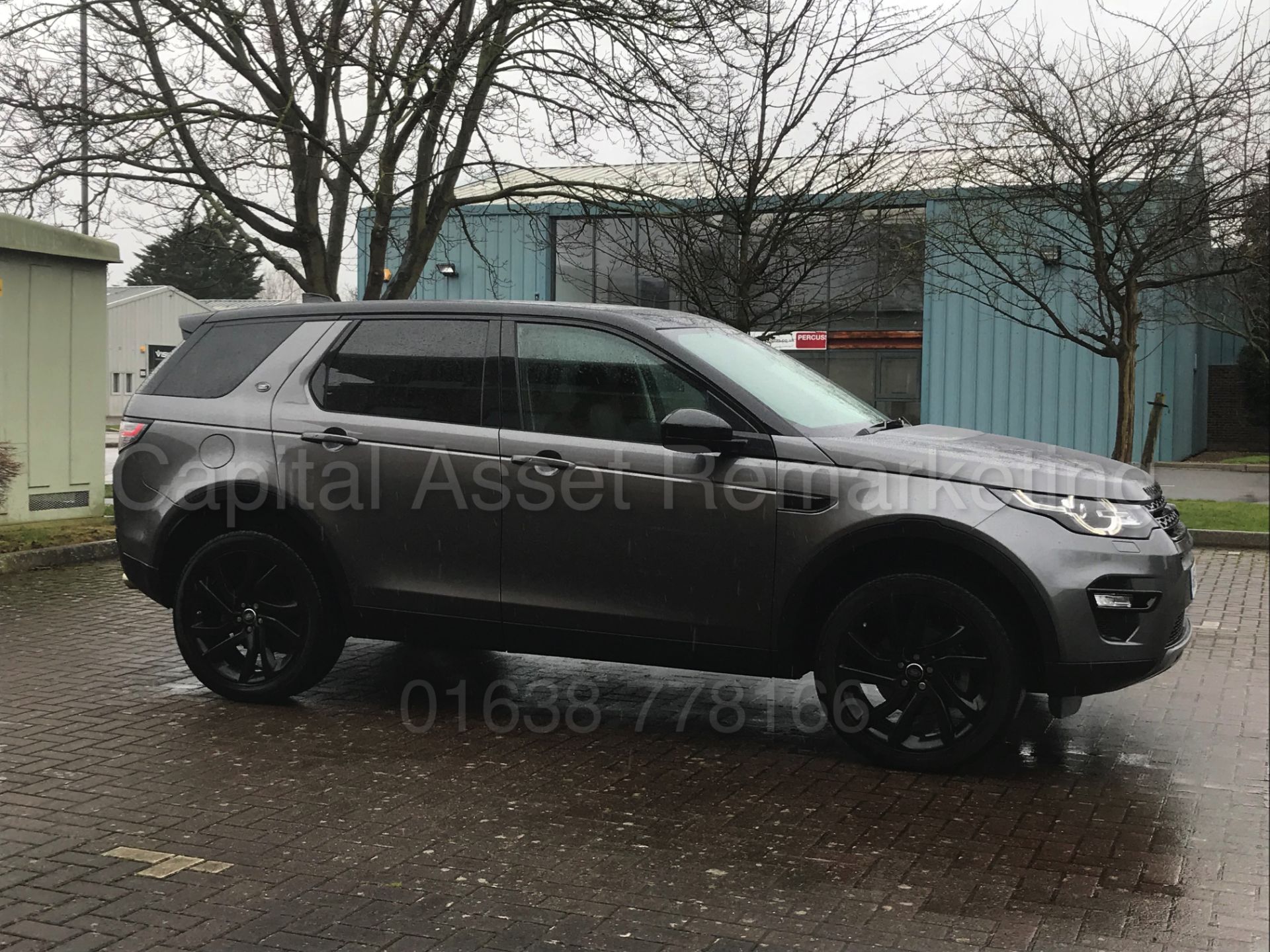 LAND ROVER DISCOVERY SPORT 'HSE - BLACK' (2017 MODEL) '2.0 TD4 - AUTO - 7 SEATER' *MASSIVE SPEC* - Bild 10 aus 53