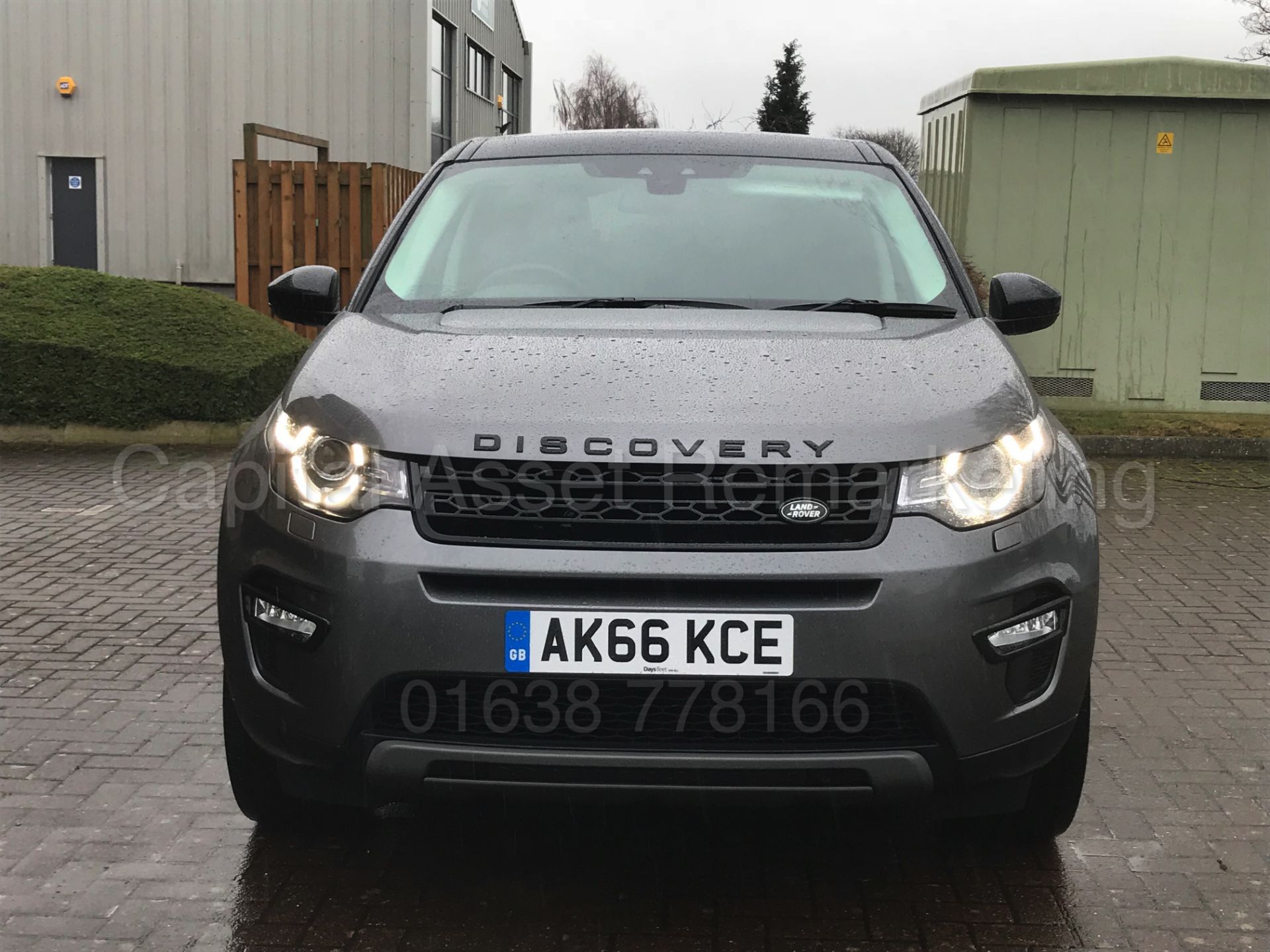 LAND ROVER DISCOVERY SPORT 'HSE - BLACK' (2017 MODEL) '2.0 TD4 - AUTO - 7 SEATER' *MASSIVE SPEC* - Image 13 of 53