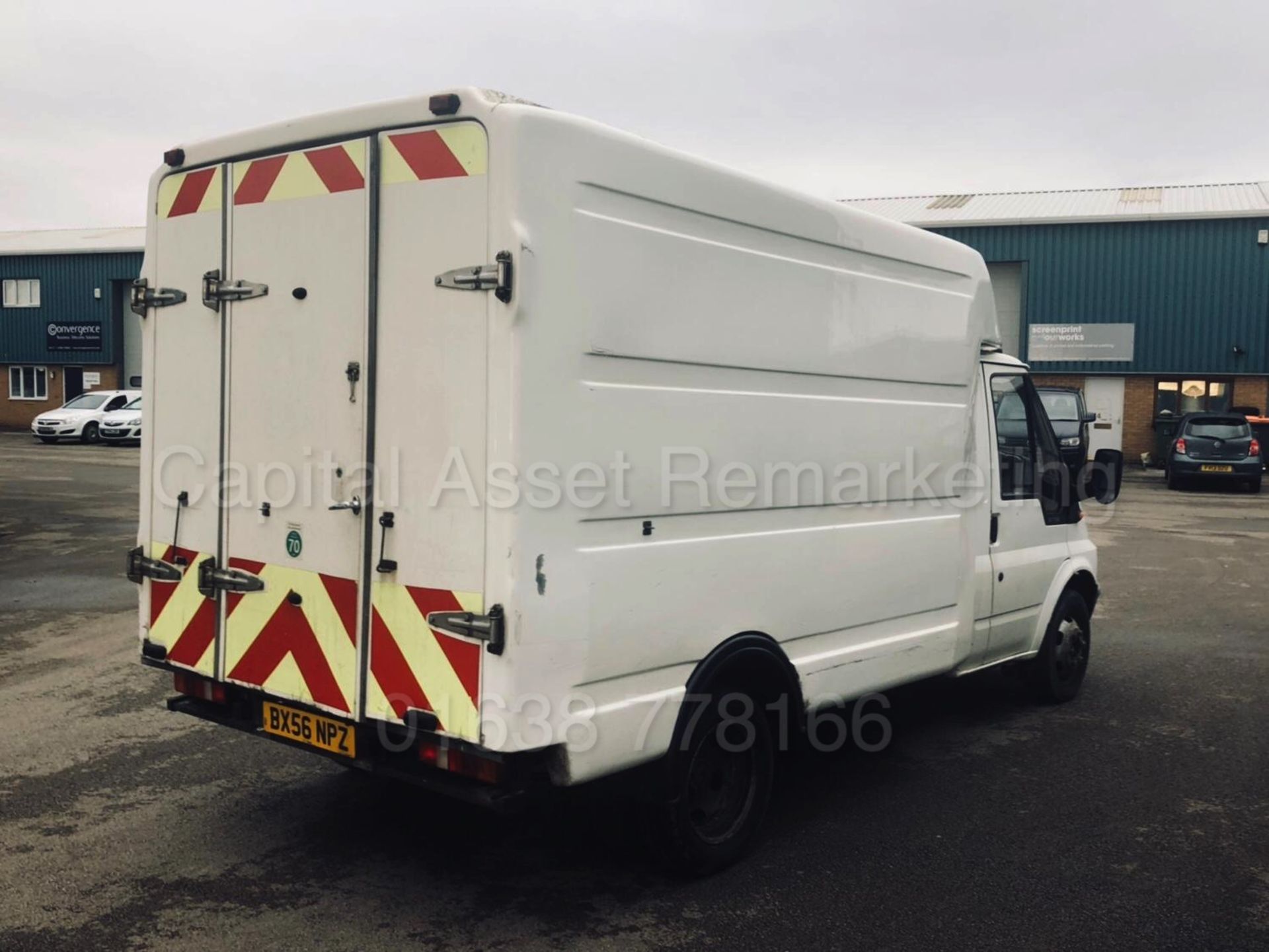 FORD TRANSIT 350 'BOX / LUTON VAN' (2006 - 56 REG) '2.4 TDCI - DIESEL' (1 COMPANY OWNER) *LOW MILES* - Image 7 of 21