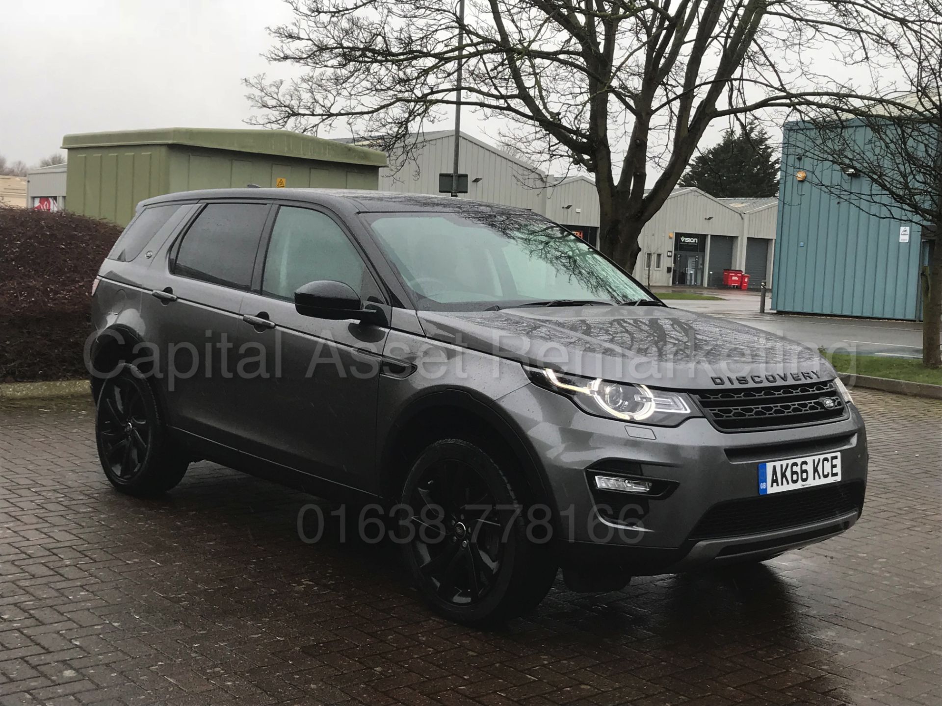LAND ROVER DISCOVERY SPORT 'HSE - BLACK' (2017 MODEL) '2.0 TD4 - AUTO - 7 SEATER' *MASSIVE SPEC* - Image 12 of 53