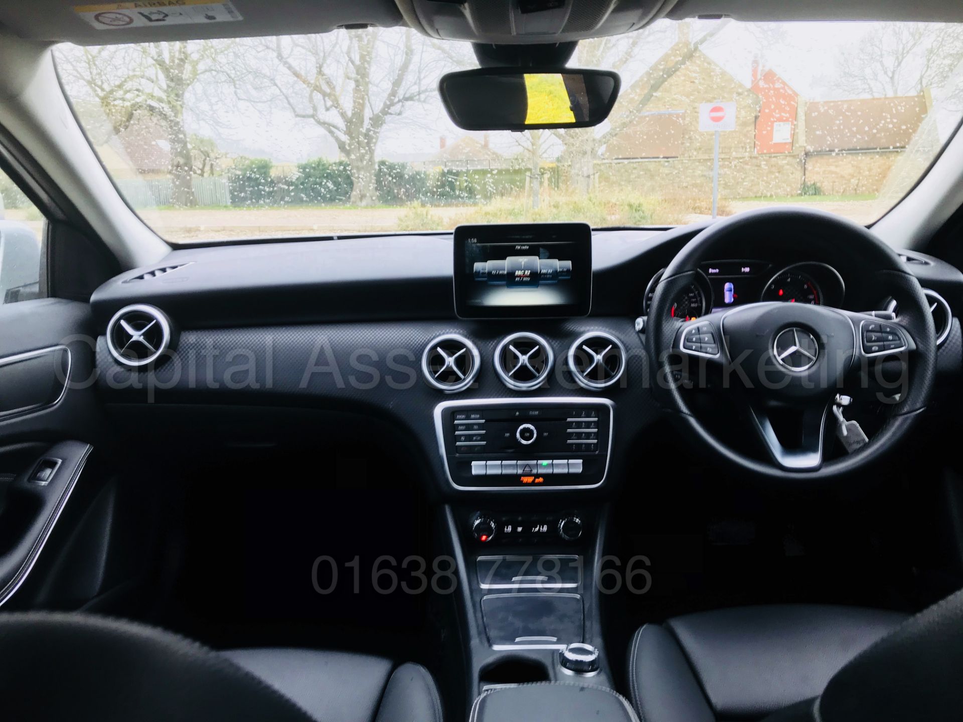 MERCEDES-BENZ A180D 'SPORT' (2017 MODEL) '7G TRONIC AUTO - LEATHER - SAT NAV' (1 OWNER FROM NEW) - Image 29 of 41