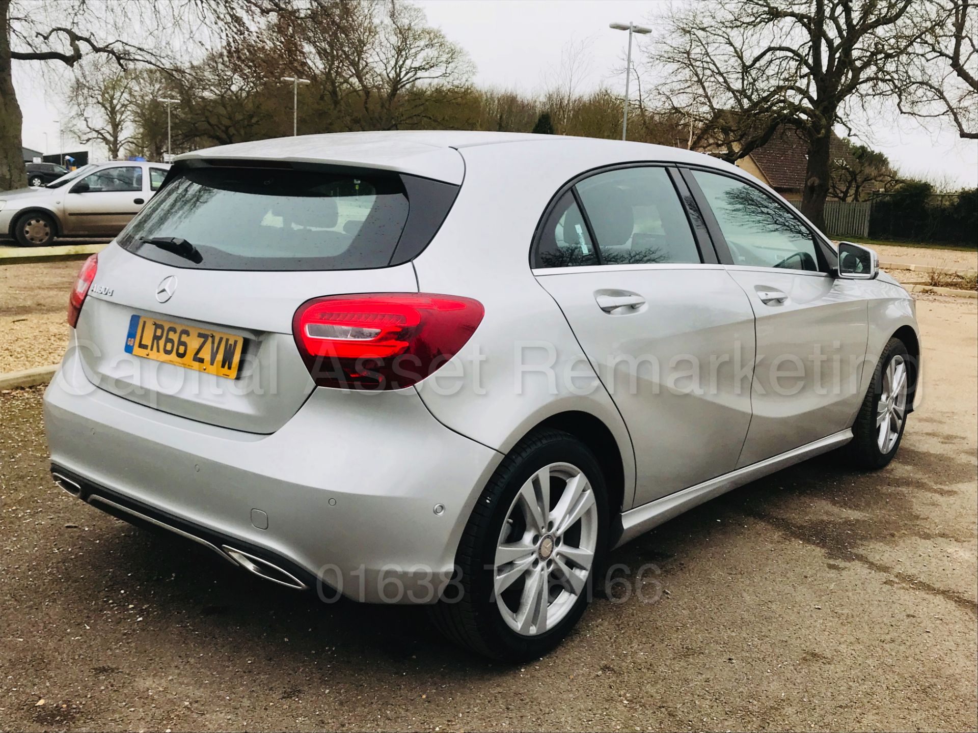 MERCEDES-BENZ A180D 'SPORT' (2017 MODEL) '7G TRONIC AUTO - LEATHER - SAT NAV' (1 OWNER FROM NEW) - Image 11 of 41