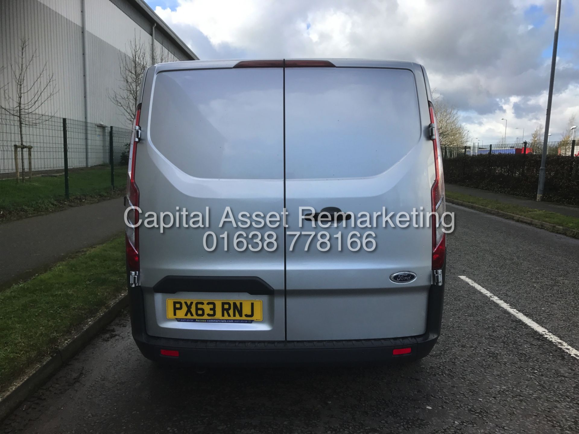 FORD TRANSIT CUSTOM 2.2TDCI "125BHP" FIRDGE VAN (2014 MODEL - NEW SHAPE) 1 OWNER - OVERNIGHT STANDBY - Bild 9 aus 18