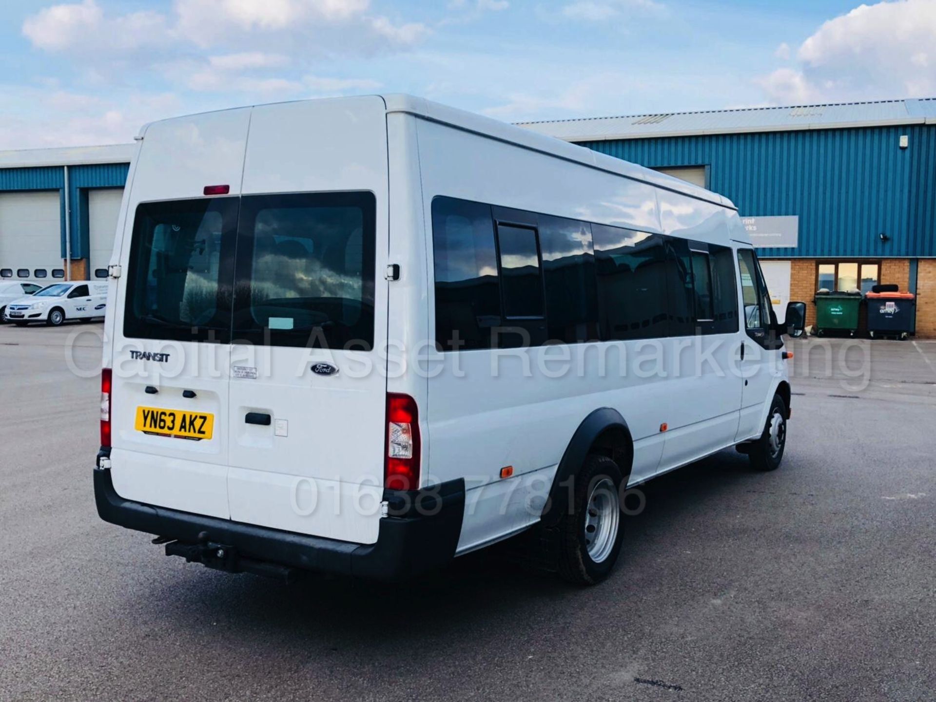 FORD TRANSIT 135 T430 'XLWB - 17 SEATER MINI-BUS' (2014 MODEL) '2.2 TDCI - 135 BHP - 6 SPEED' - Image 7 of 41