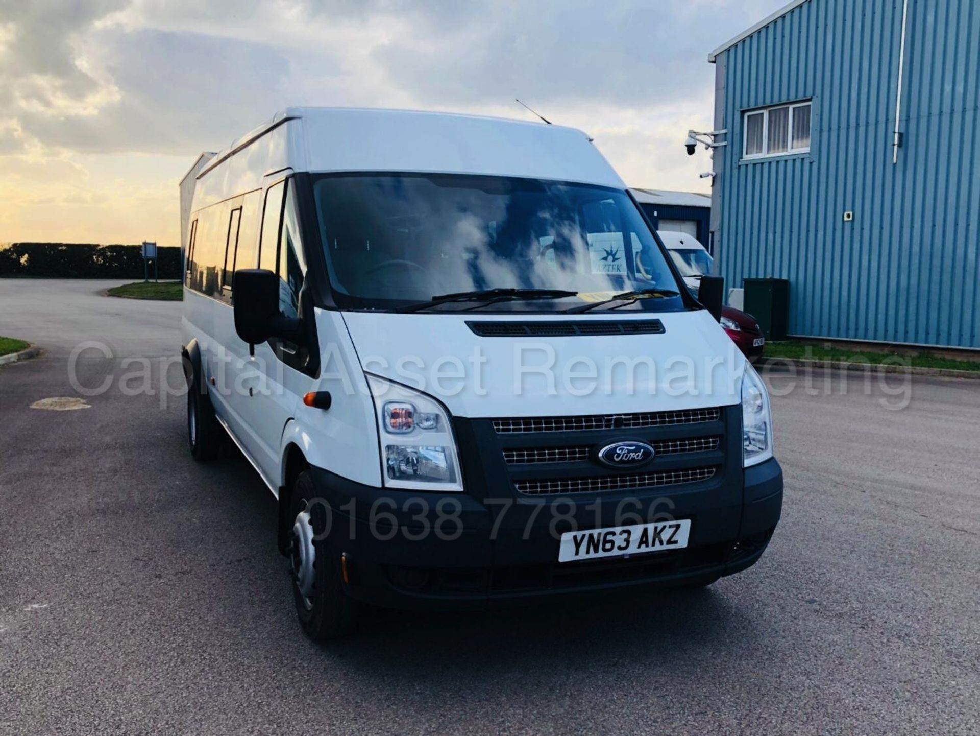 FORD TRANSIT 135 T430 'XLWB - 17 SEATER MINI-BUS' (2014 MODEL) '2.2 TDCI - 135 BHP - 6 SPEED' - Image 11 of 41