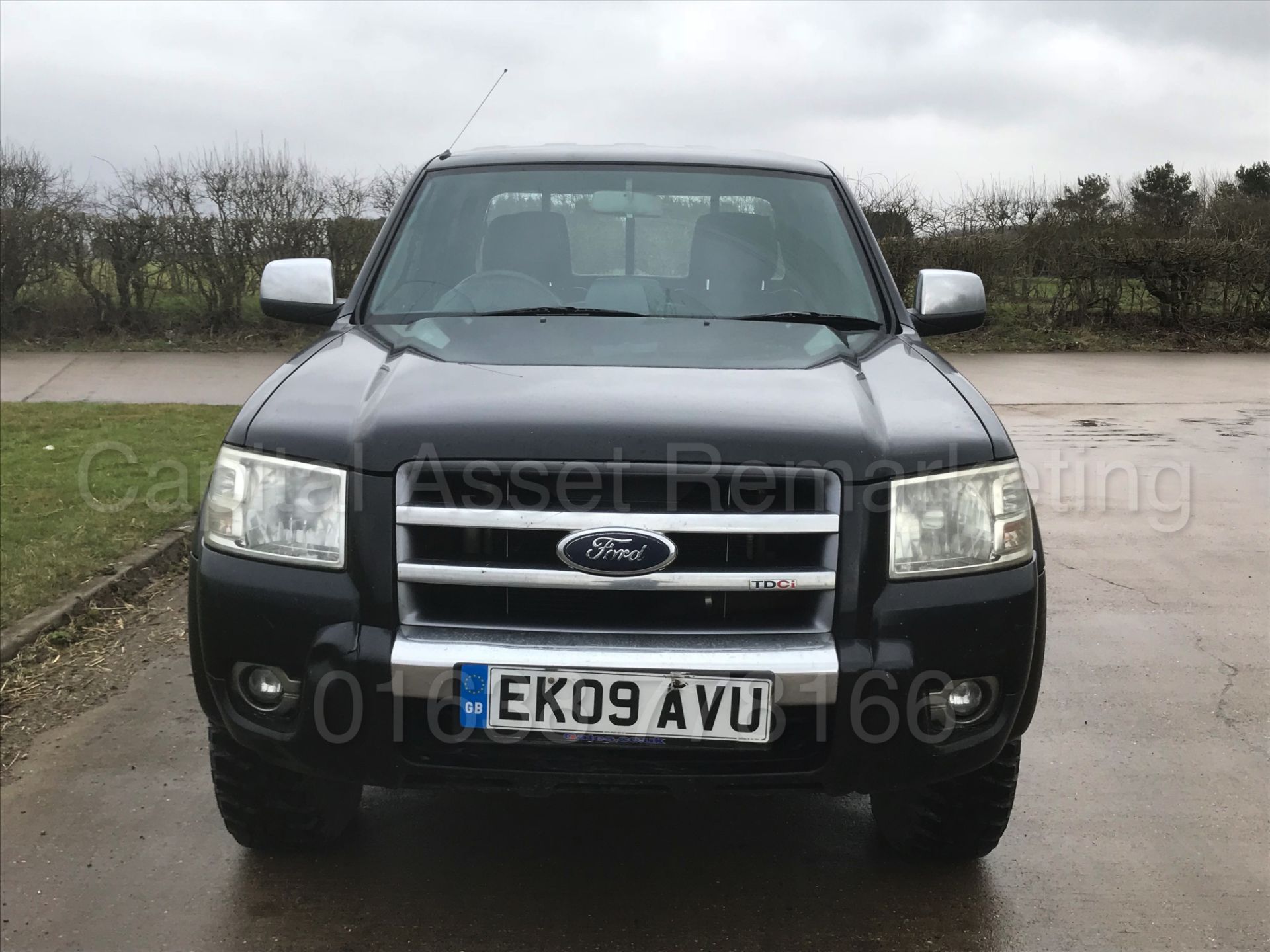 FORD RANGER 'THUNDER' DOUBLE CAB PICK-UP (2009 ) '2.5 TDCI - 143 BHP' *LEATHER - AIR CON* (NO VAT) - Image 11 of 29