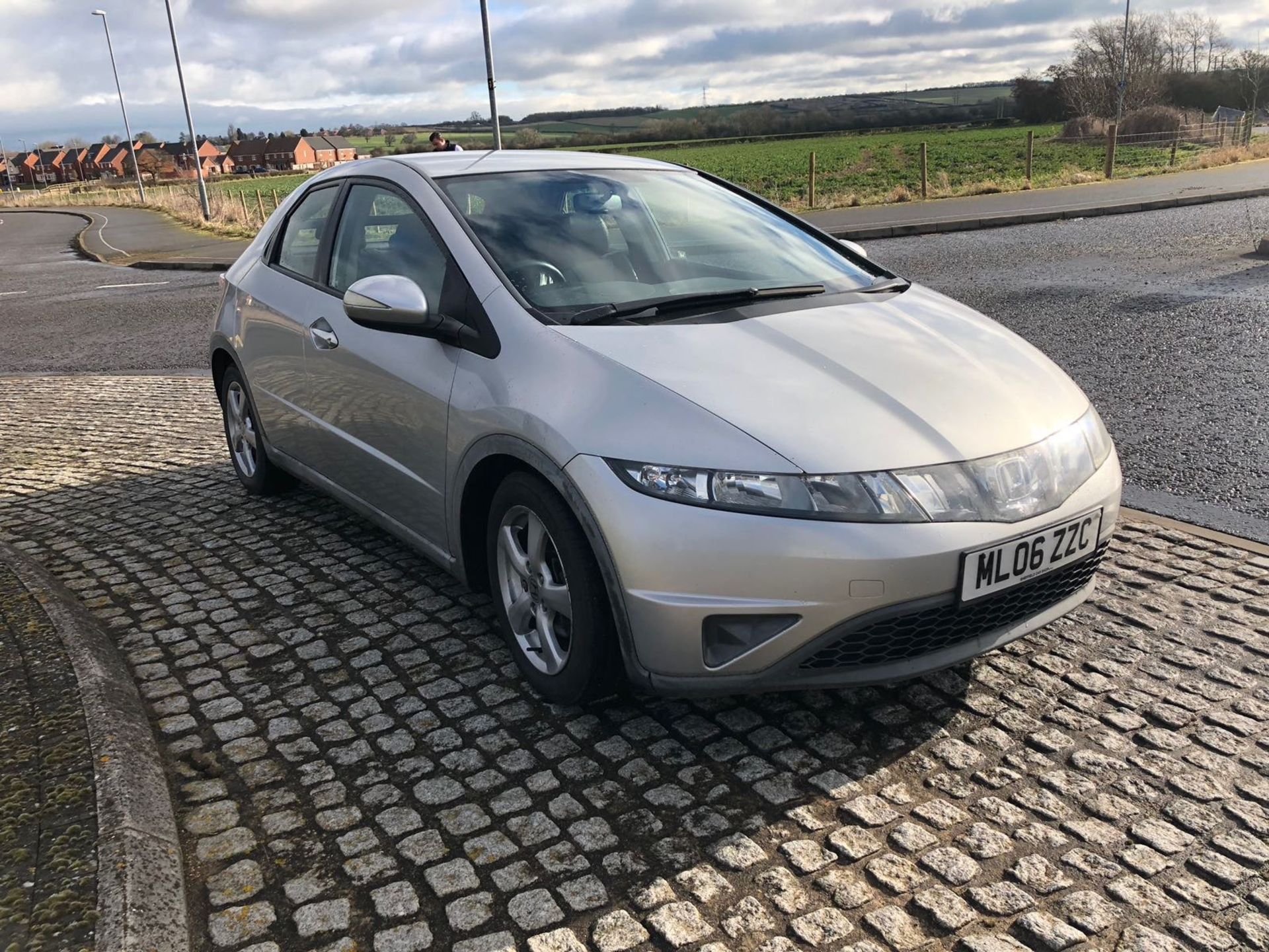 (ON SALE) HONDA CIVIC 1.8 PETROL - 5 DOOR HATCHBACK - NEW SHAPE - 06 REG - LEATHER - AIR CON -