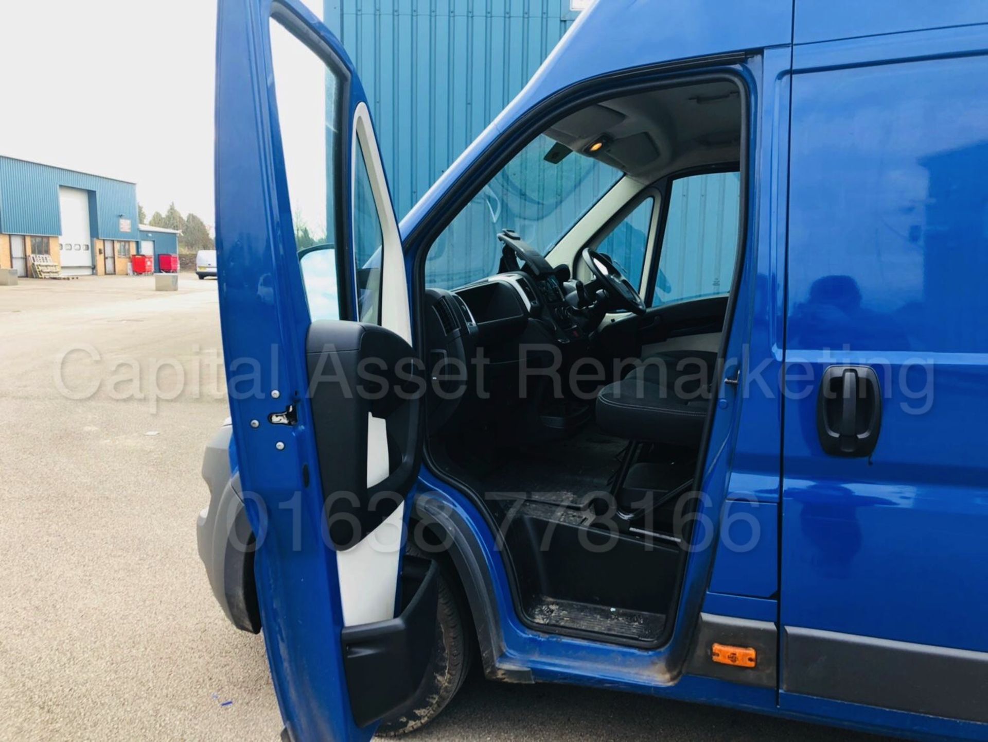 FIAT DUCATO 'XLWB HI-ROOF - MAXI' (2016 MODEL) '2.3 DIESEL - 130 BHP - 6 SPEED' (1 OWNER FROM NEW) - Image 25 of 32