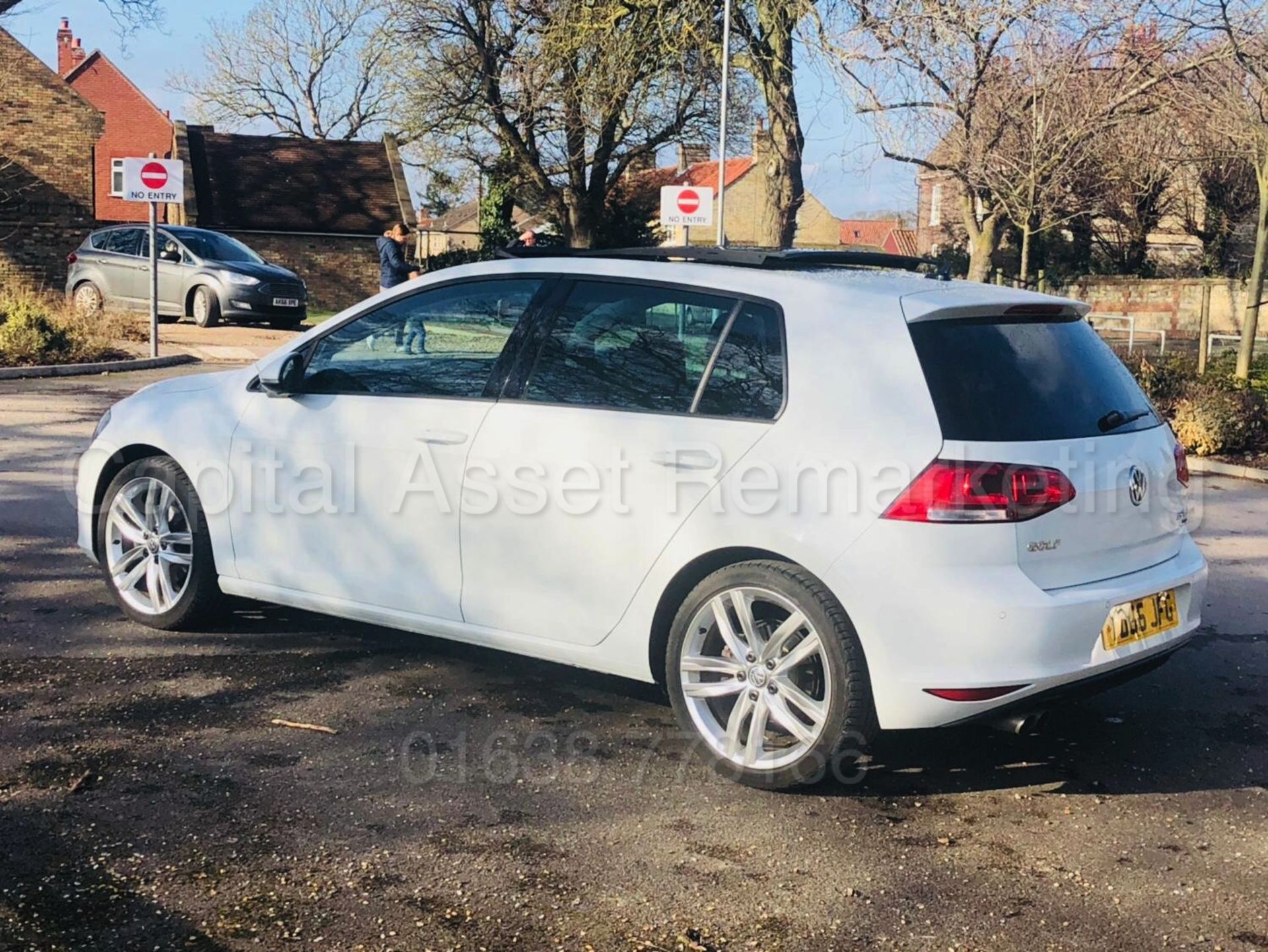 VOLKSWAGEN GOLF 'GT' 5 DOOR (2016 - 66 REG) '2.0 DIESEL - 150 BHP - SAT NAV - PAN ROOF' (1 OWNER) - Image 9 of 48