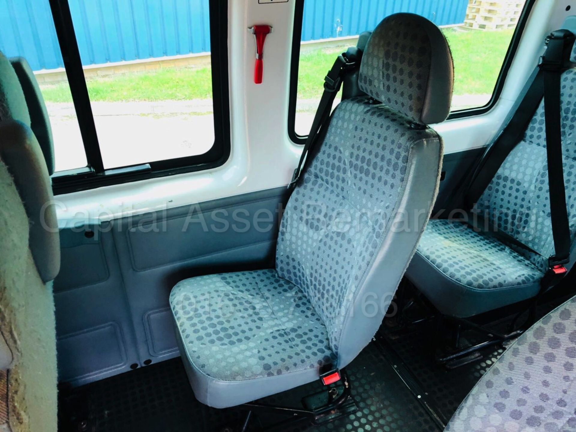 FORD TRANSIT 135 T430 'XLWB - 17 SEATER MINI-BUS' (2014 MODEL) '2.2 TDCI - 135 BHP - 6 SPEED' - Image 26 of 41