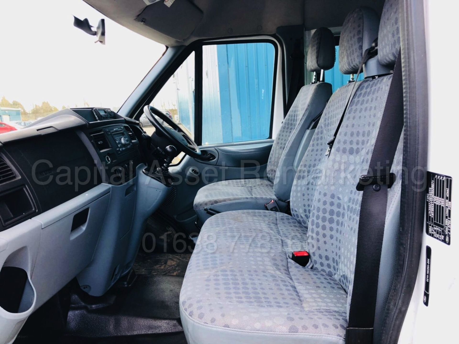 FORD TRANSIT 135 T430 'XLWB - 17 SEATER MINI-BUS' (2014 MODEL) '2.2 TDCI - 135 BHP - 6 SPEED' - Image 29 of 41