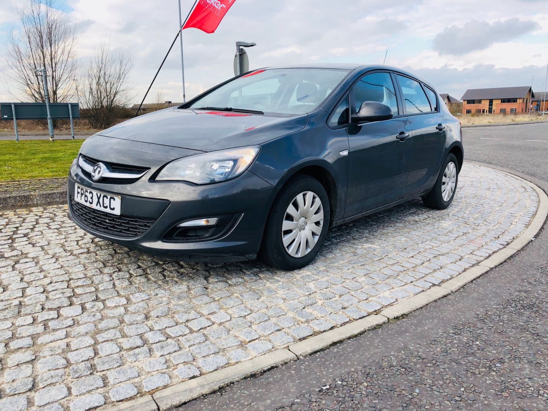 VAUXHALL ASTRA 1.3CDTI "DESIGN' 5 DOOR - AIR CON - (2014 MODEL) 1 OWNER - GREAT SPEC - WOW!!!!