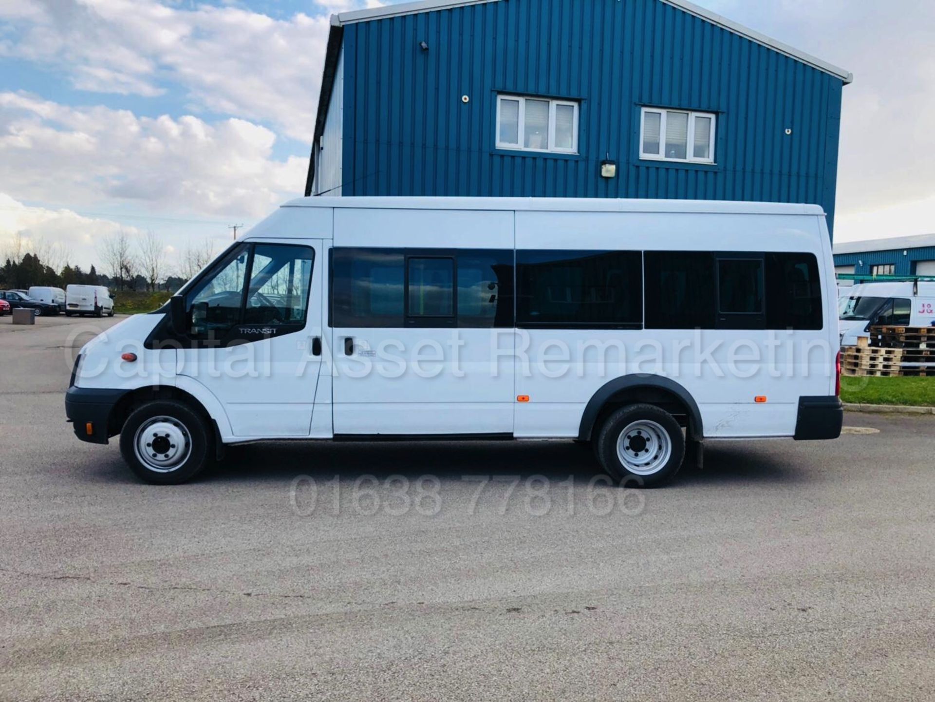 FORD TRANSIT 135 T430 'XLWB - 17 SEATER MINI-BUS' (2014 MODEL) '2.2 TDCI - 135 BHP - 6 SPEED' - Image 4 of 41