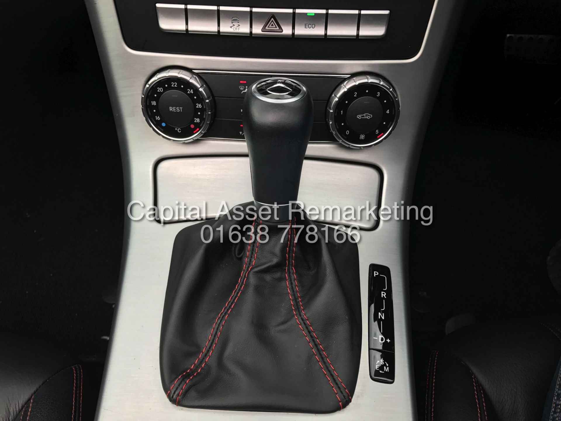 MERCEDES-BENZ SLK 250CDI TIP-TRONIC "AMG SPORT" ROADSTER (13 REG) SAT NAV -TWO TONE LEATHER -ONLY45K - Image 31 of 33