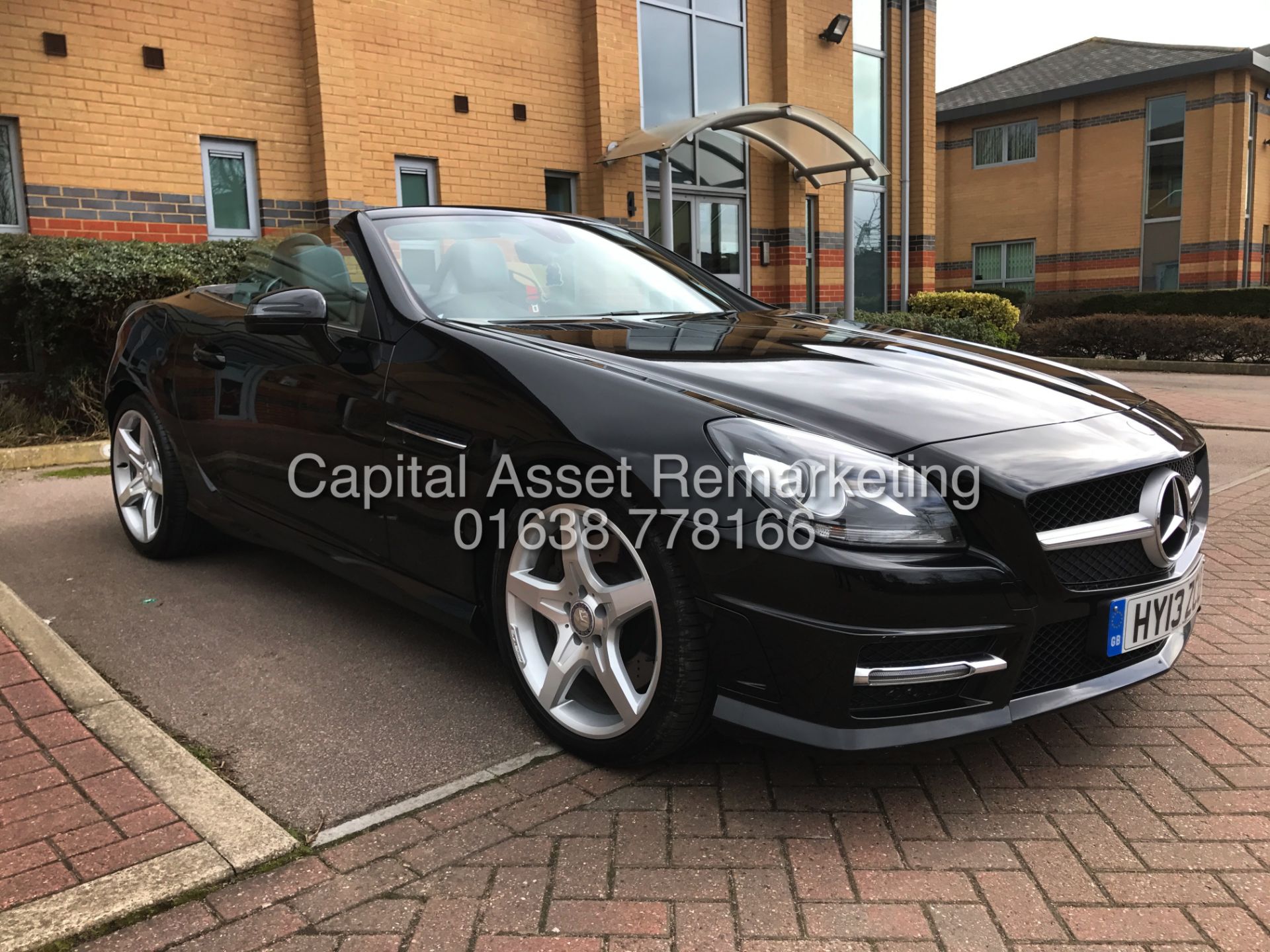 MERCEDES-BENZ SLK 250CDI TIP-TRONIC "AMG SPORT" ROADSTER (13 REG) SAT NAV -TWO TONE LEATHER -ONLY45K - Image 12 of 33