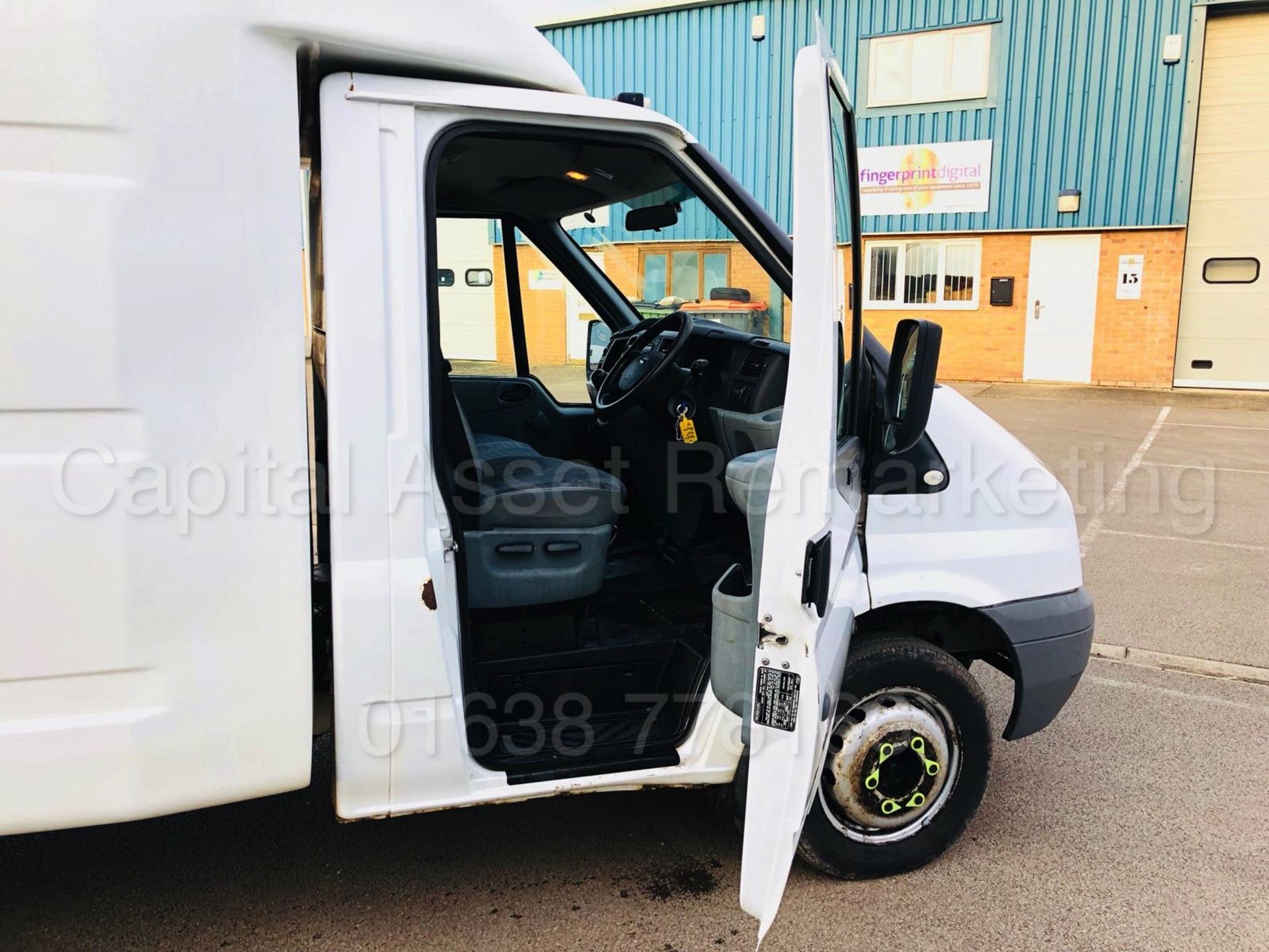 FORD TRANSIT 100 350 'BOX / LUTON VAN' (2009 - 09 REG) '2.4 TDCI - 100 BHP' (1 COMPANY OWNER) - Image 15 of 29