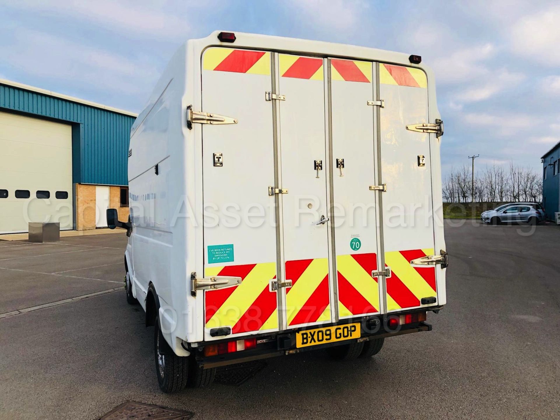 FORD TRANSIT 100 350 'BOX / LUTON VAN' (2009 - 09 REG) '2.4 TDCI - 100 BHP' (1 COMPANY OWNER) - Image 9 of 29