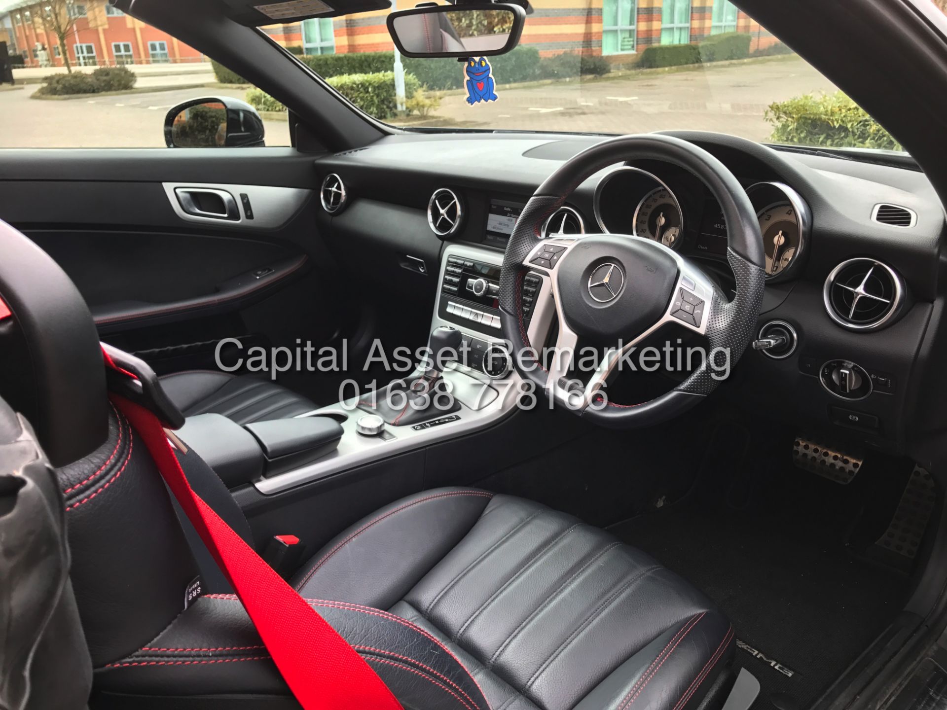 MERCEDES-BENZ SLK 250CDI TIP-TRONIC "AMG SPORT" ROADSTER (13 REG) SAT NAV -TWO TONE LEATHER -ONLY45K - Image 24 of 33