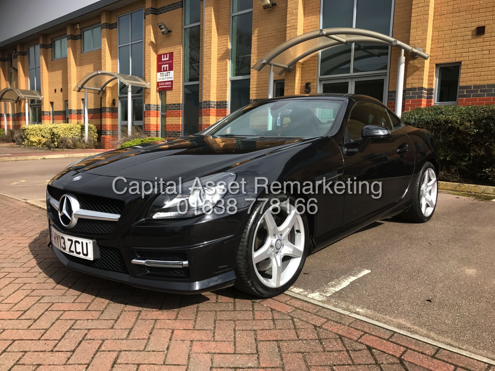 MERCEDES-BENZ SLK 250CDI TIP-TRONIC "AMG SPORT" ROADSTER (13 REG) SAT NAV -TWO TONE LEATHER -ONLY45K - Image 4 of 33