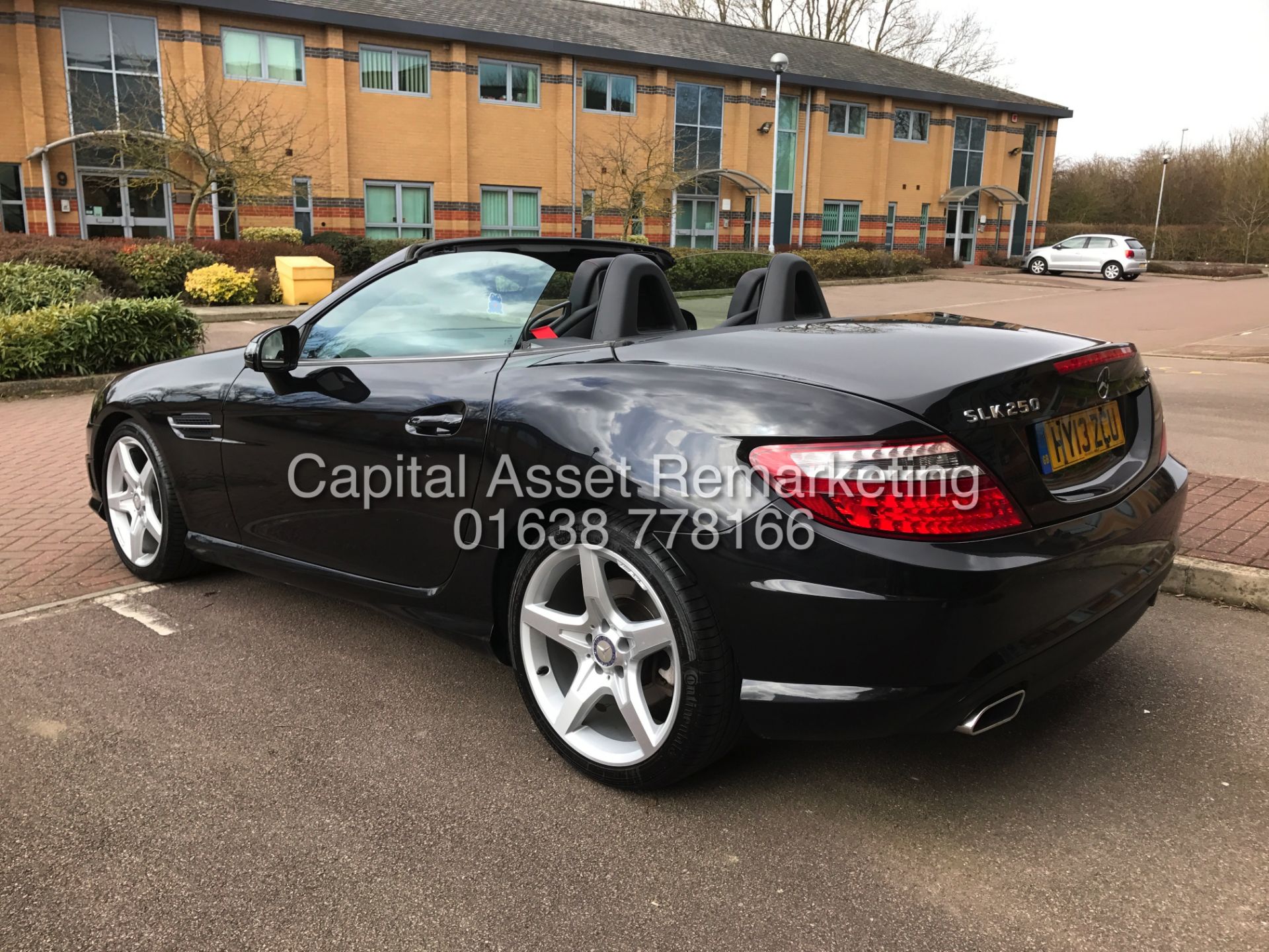 MERCEDES-BENZ SLK 250CDI TIP-TRONIC "AMG SPORT" ROADSTER (13 REG) SAT NAV -TWO TONE LEATHER -ONLY45K - Image 17 of 33