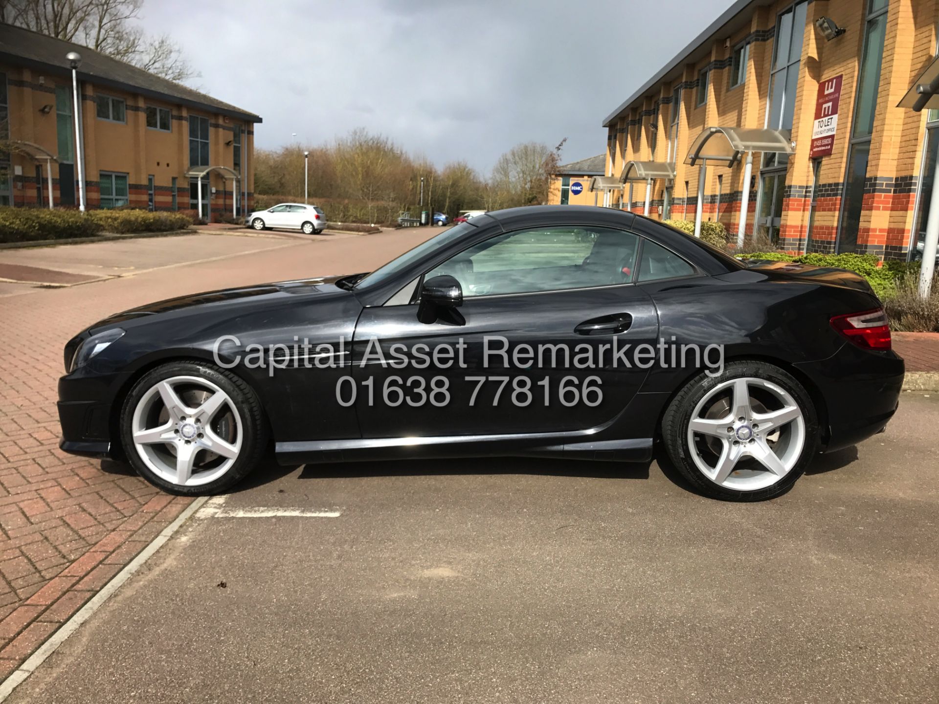 MERCEDES-BENZ SLK 250CDI TIP-TRONIC "AMG SPORT" ROADSTER (13 REG) SAT NAV -TWO TONE LEATHER -ONLY45K - Image 6 of 33