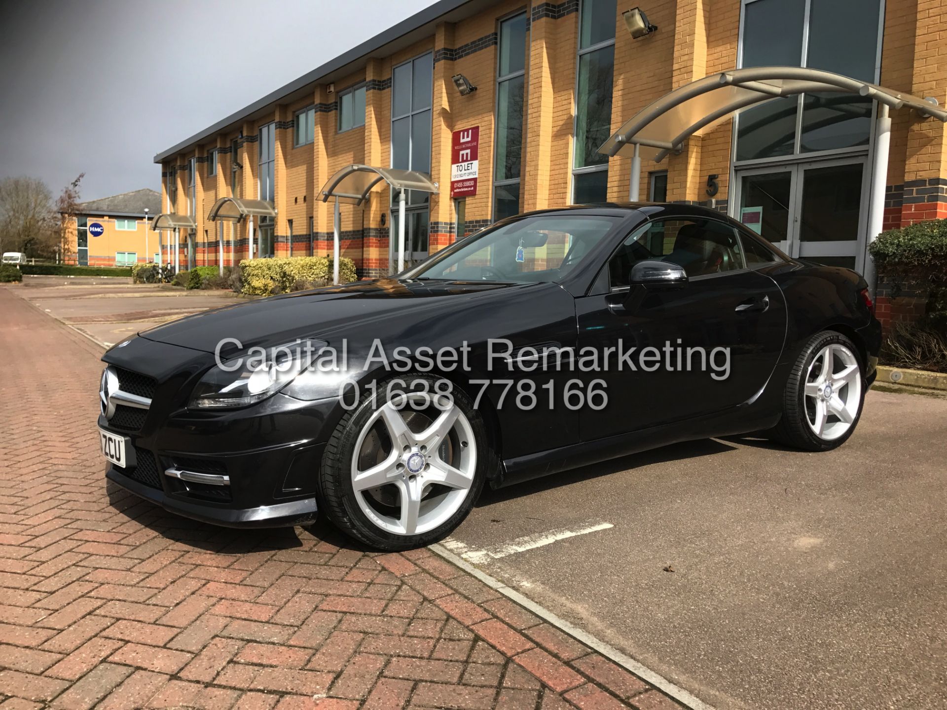 MERCEDES-BENZ SLK 250CDI TIP-TRONIC "AMG SPORT" ROADSTER (13 REG) SAT NAV -TWO TONE LEATHER -ONLY45K - Image 5 of 33