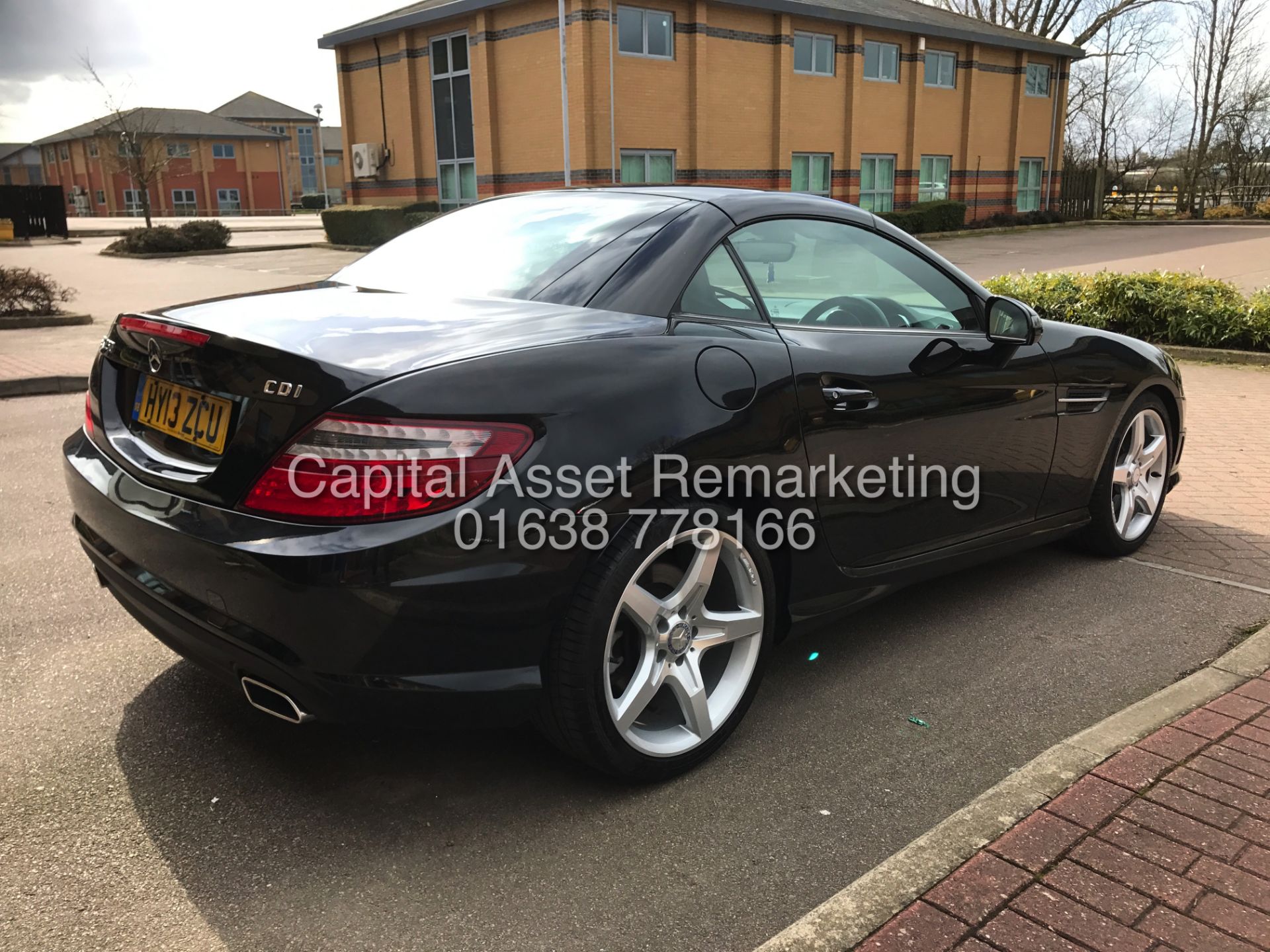 MERCEDES-BENZ SLK 250CDI TIP-TRONIC "AMG SPORT" ROADSTER (13 REG) SAT NAV -TWO TONE LEATHER -ONLY45K - Image 9 of 33