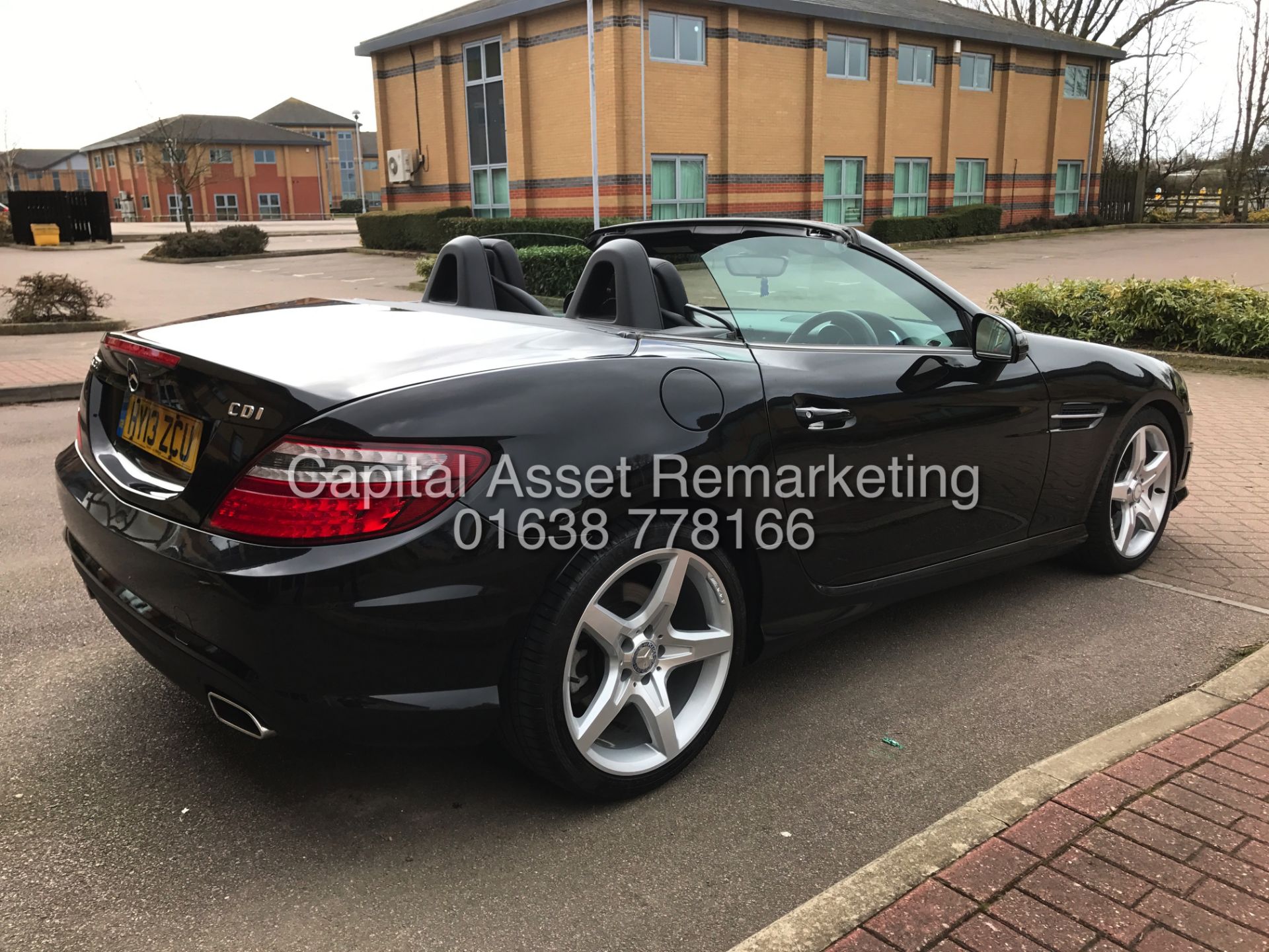 MERCEDES-BENZ SLK 250CDI TIP-TRONIC "AMG SPORT" ROADSTER (13 REG) SAT NAV -TWO TONE LEATHER -ONLY45K - Image 19 of 33