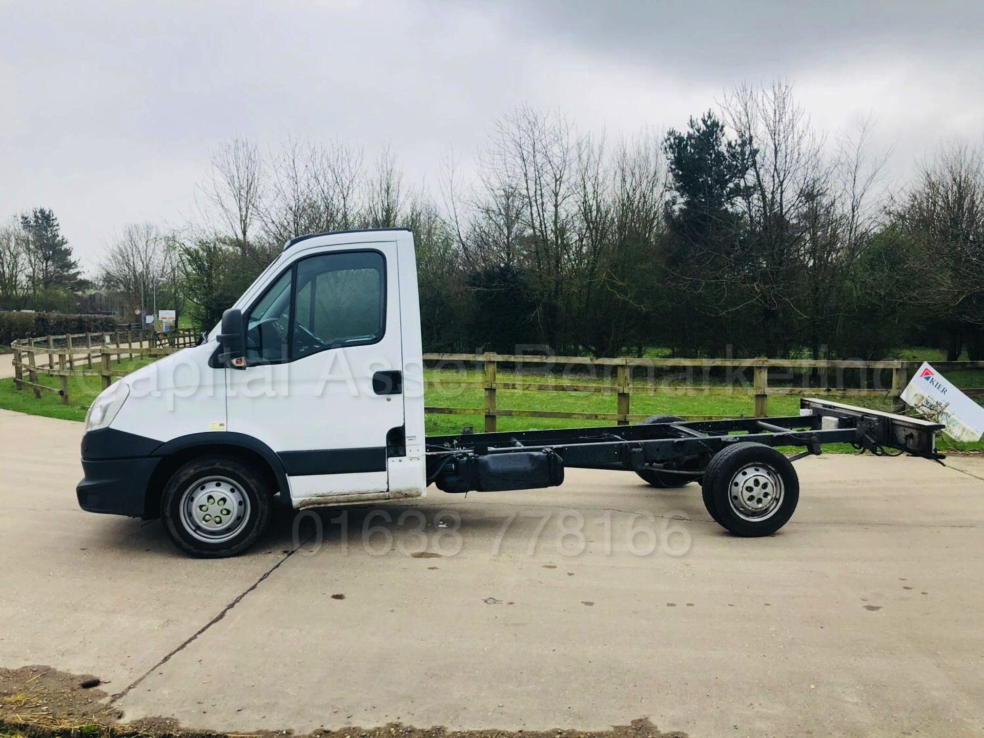 (On Sale) IVECO DAILY 35S11 'LWB - CHASSIS CAB' (2014 MODEL) '2.3 DIESEL - 6 SPEED' (1 OWNER) - Image 5 of 16