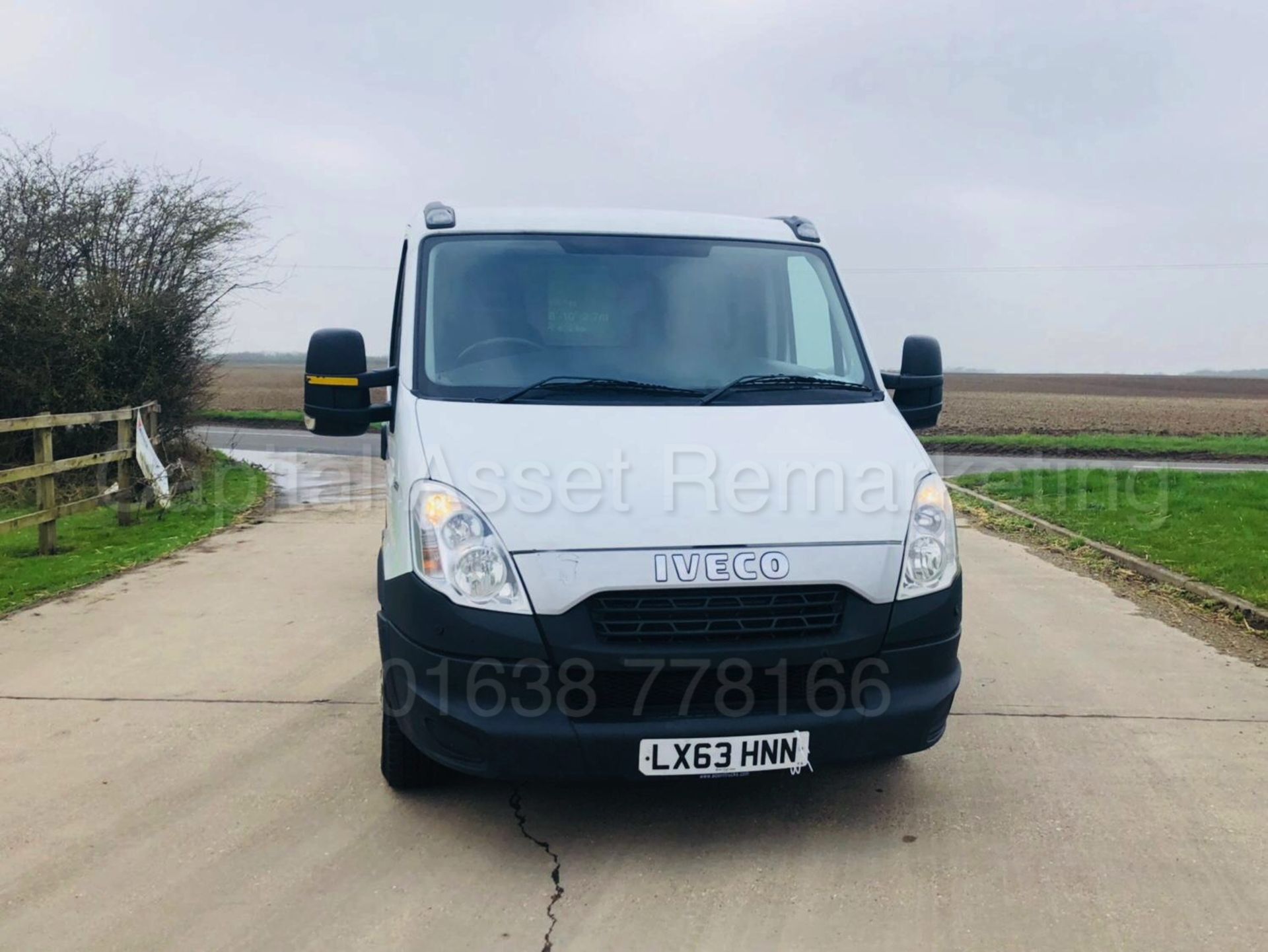 (On Sale) IVECO DAILY 35S11 'LWB - CHASSIS CAB' (2014 MODEL) '2.3 DIESEL - 6 SPEED' (1 OWNER) - Bild 2 aus 16