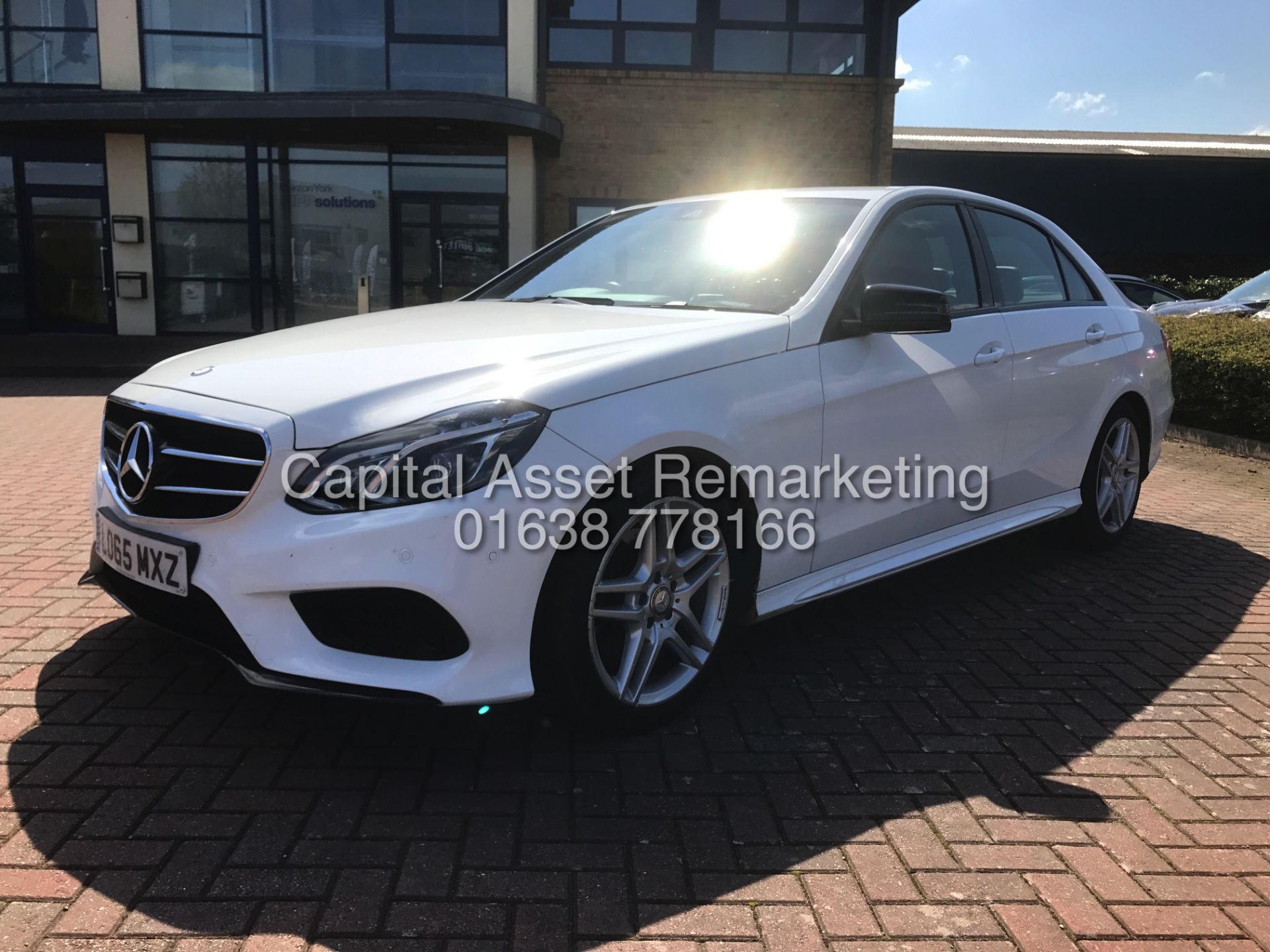 On Sale MERCEDES E220CDI "AMG NIGHT EDITION" 7G TRONIC (2016 MODEL) 1 OWNER - SAT NAV - LEATHER - Bild 4 aus 23