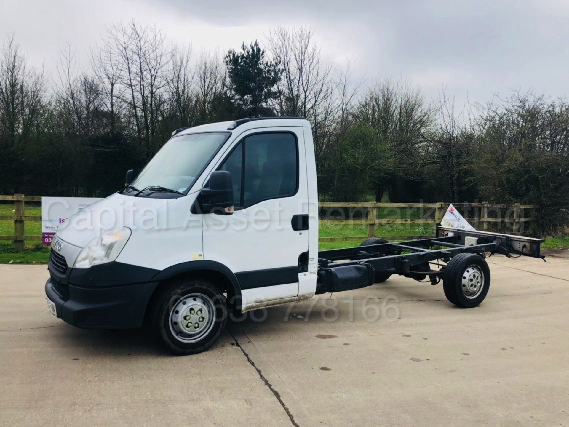 (On Sale) IVECO DAILY 35S11 'LWB - CHASSIS CAB' (2014 MODEL) '2.3 DIESEL - 6 SPEED' (1 OWNER) - Image 4 of 16