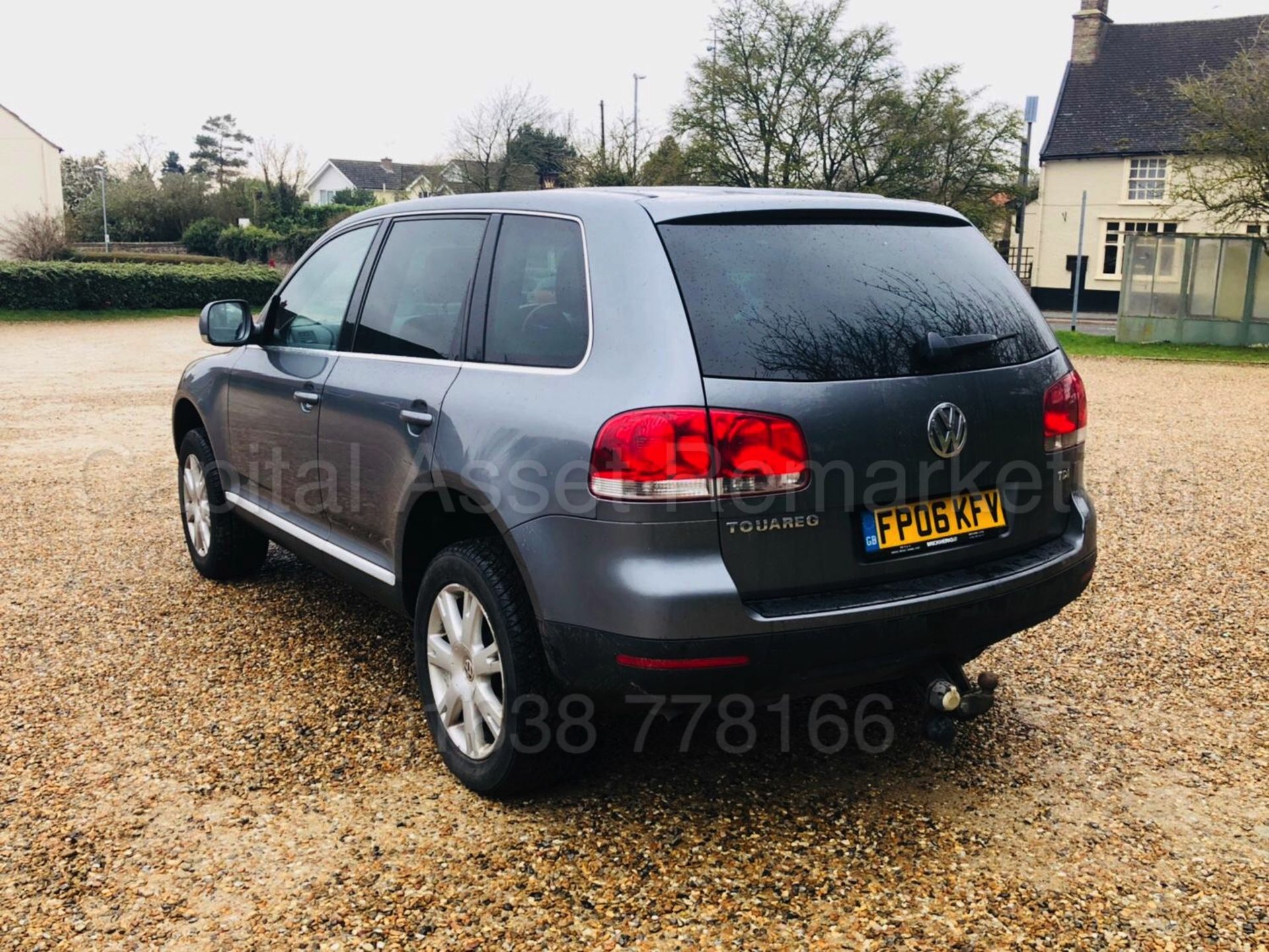 VOLKSWAGEN TOUAREG 'SPORT' (2006 - 06 REG) '2.5 TDI - 175 BHP - AUTO - LEATHER - SAT NAV' (NO VAT) - Bild 8 aus 29