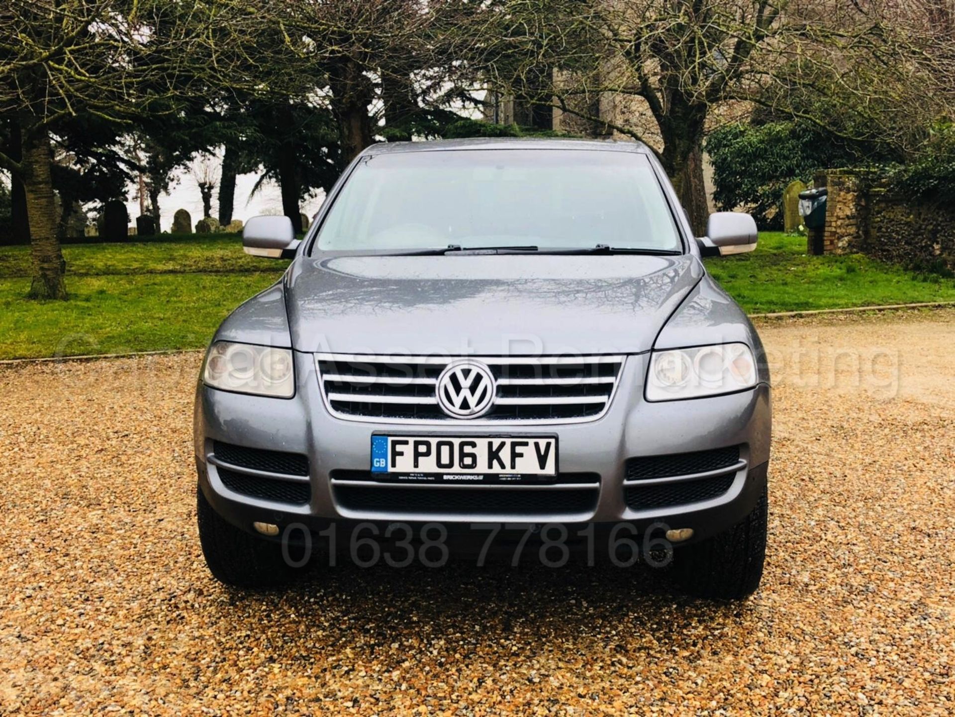 VOLKSWAGEN TOUAREG 'SPORT' (2006 - 06 REG) '2.5 TDI - 175 BHP - AUTO - LEATHER - SAT NAV' (NO VAT) - Bild 3 aus 29