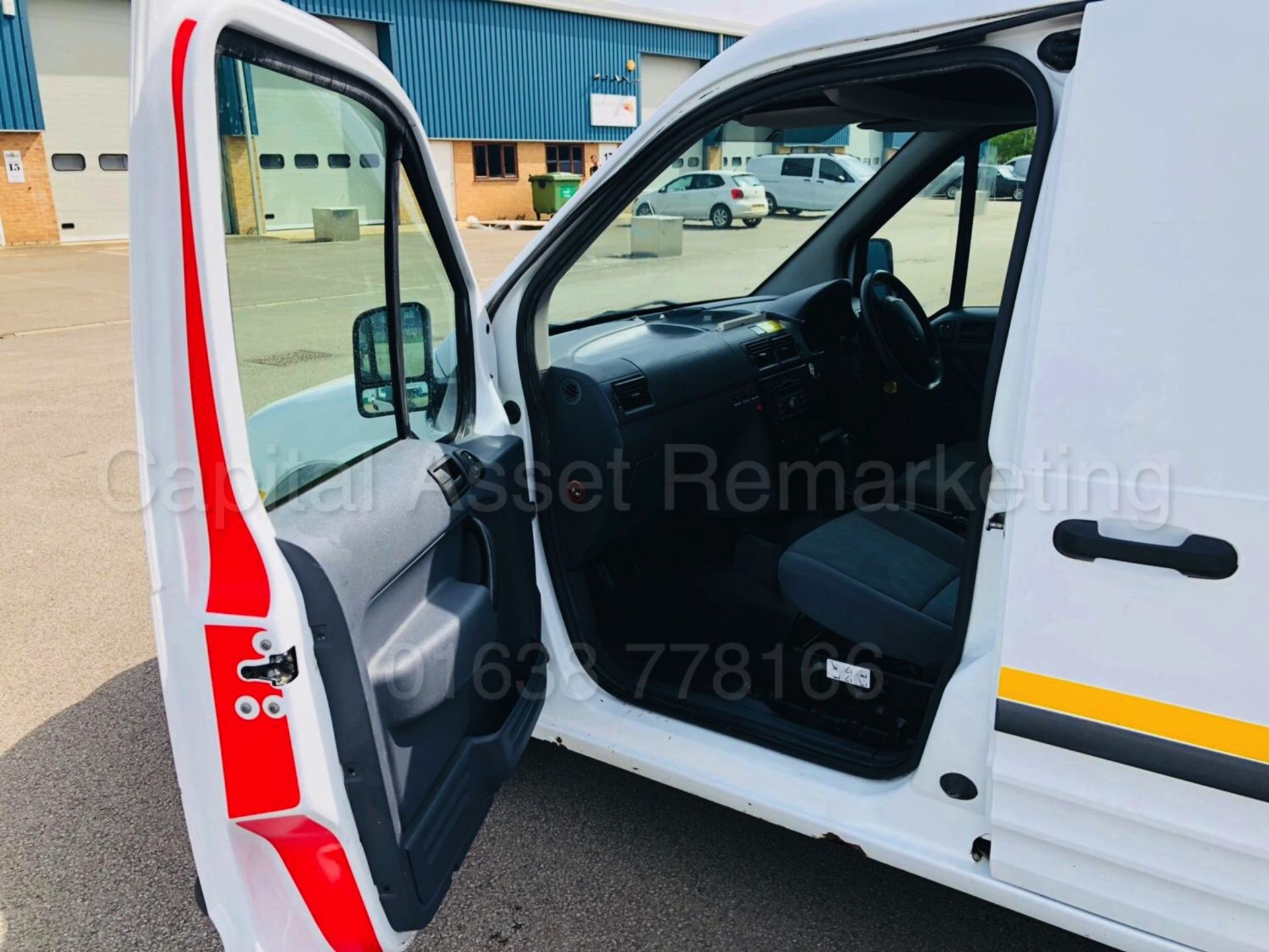 (On Sale) FORD TRANSIT CONNECT LX 90 T200 'PANEL VAN' (2008) '1.8 TDCI - 90 BHP - 5 SPEED' - Image 9 of 17