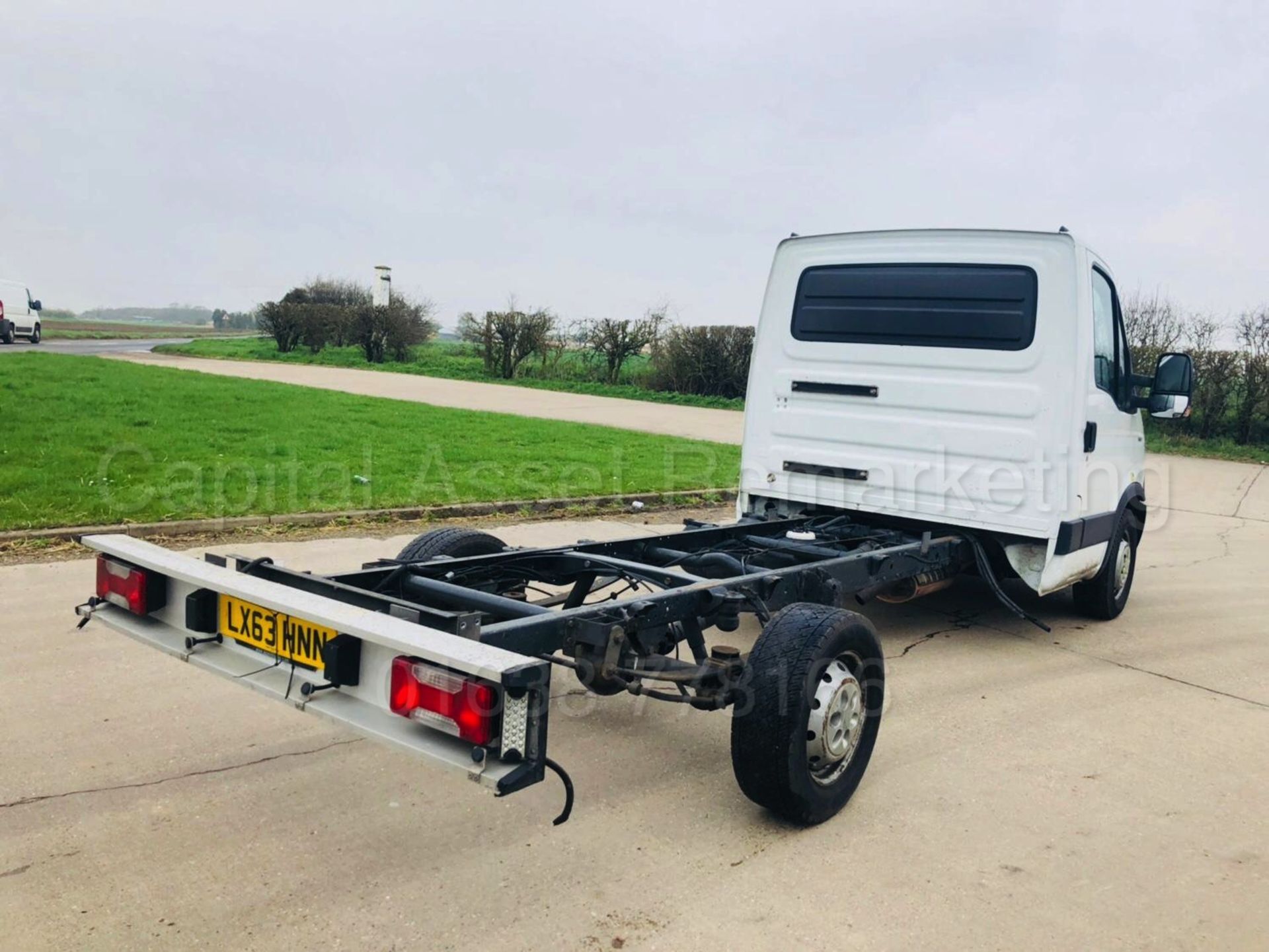 (On Sale) IVECO DAILY 35S11 'LWB - CHASSIS CAB' (2014 MODEL) '2.3 DIESEL - 6 SPEED' (1 OWNER) - Image 8 of 16