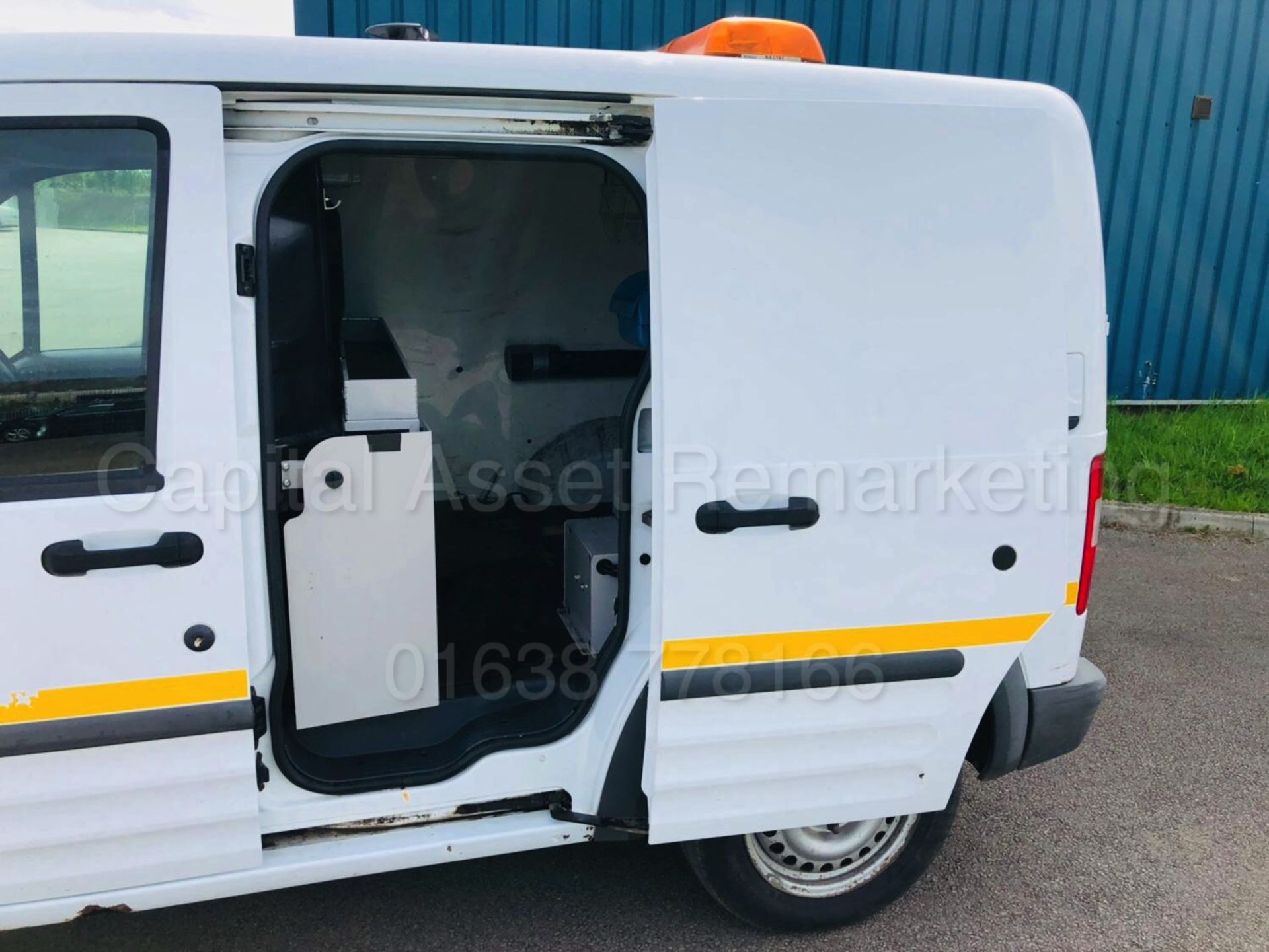 (On Sale) FORD TRANSIT CONNECT LX 90 T200 'PANEL VAN' (2008) '1.8 TDCI - 90 BHP - 5 SPEED' - Image 11 of 17