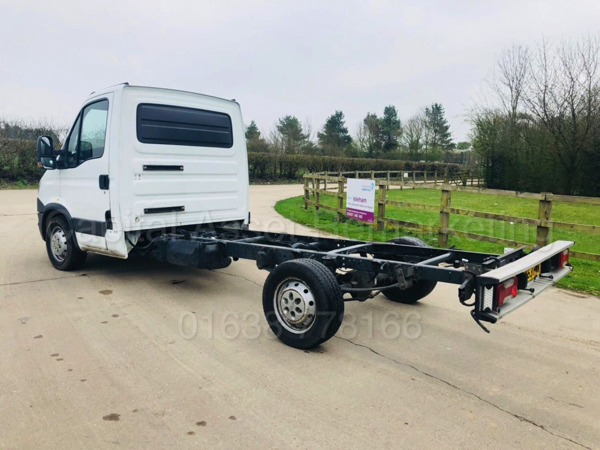 (On Sale) IVECO DAILY 35S11 'LWB - CHASSIS CAB' (2014 MODEL) '2.3 DIESEL - 6 SPEED' (1 OWNER) - Image 6 of 16