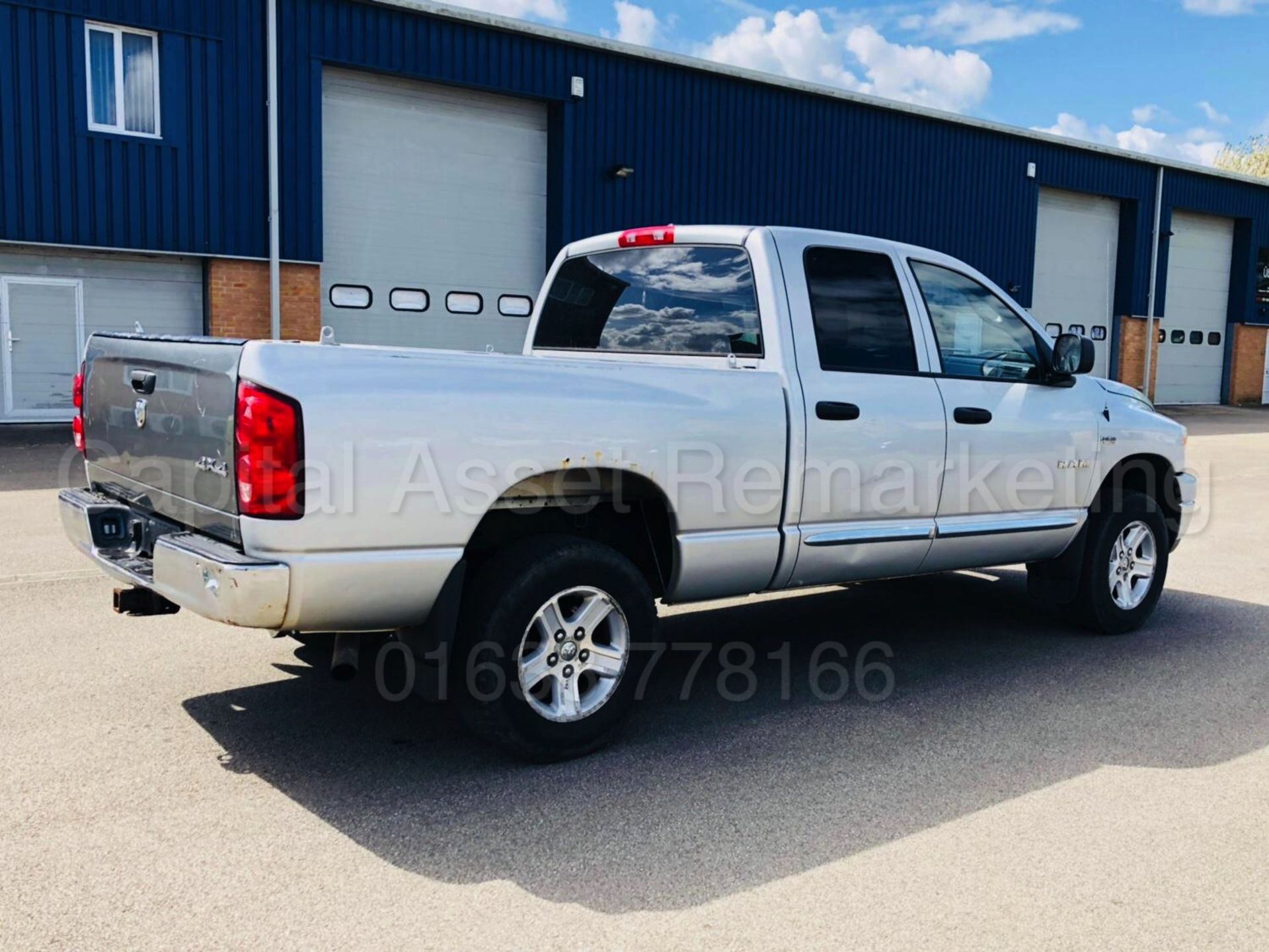 DODGE RAM 'SLT EDITION' DOUBLE CAB PICK-UP *4X4* (2009 MODEL) '5.7 HEMI V8 - 395 BHP - AUTO' *LOOK* - Image 9 of 36