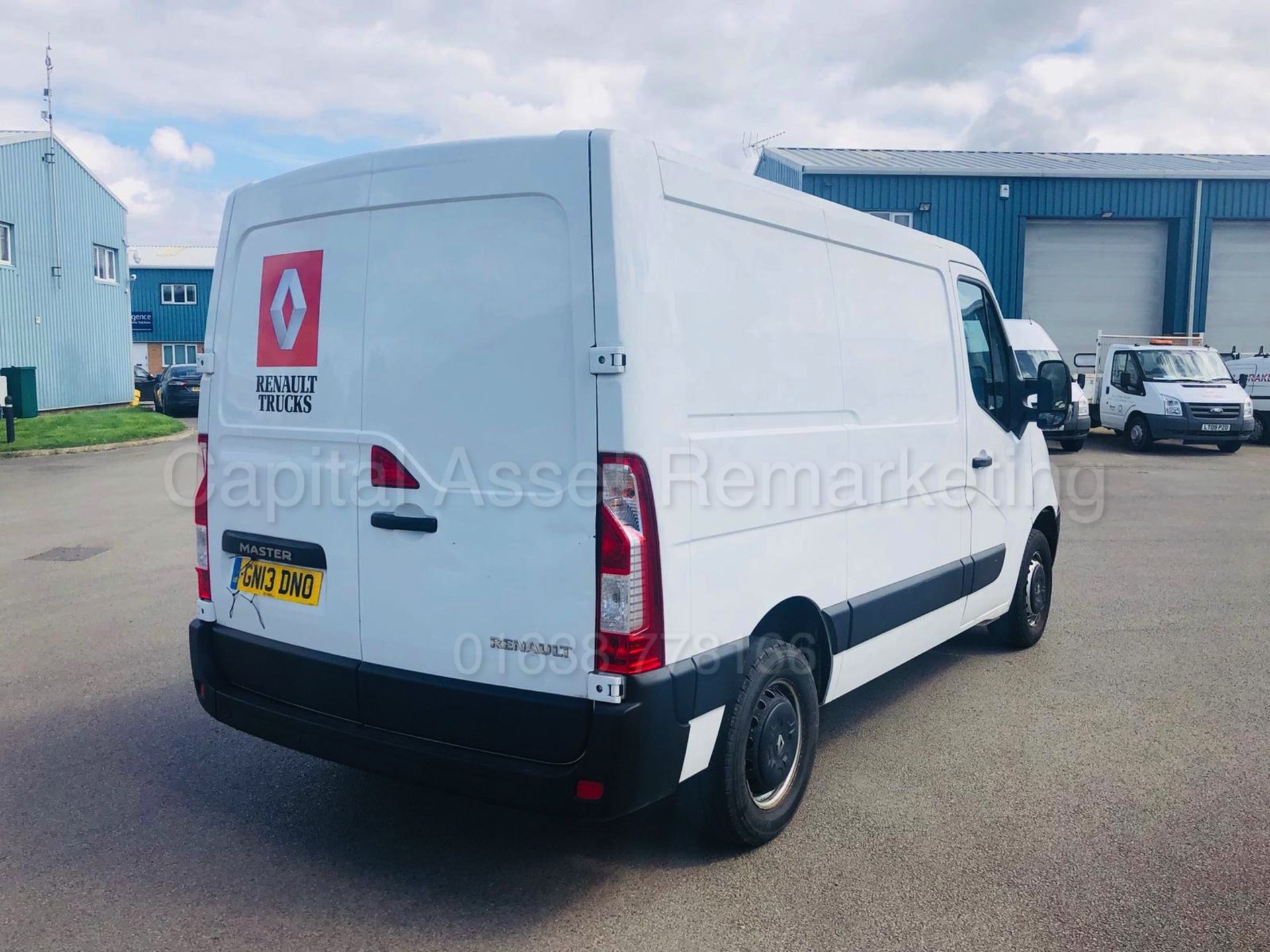 (On Sale) RENAULT MASTER 125.35 'SWB VAN' (2013) '2.3 DIESEL - 125 BHP - 6 SPEED' **A/C - SAT NAV** - Bild 9 aus 25