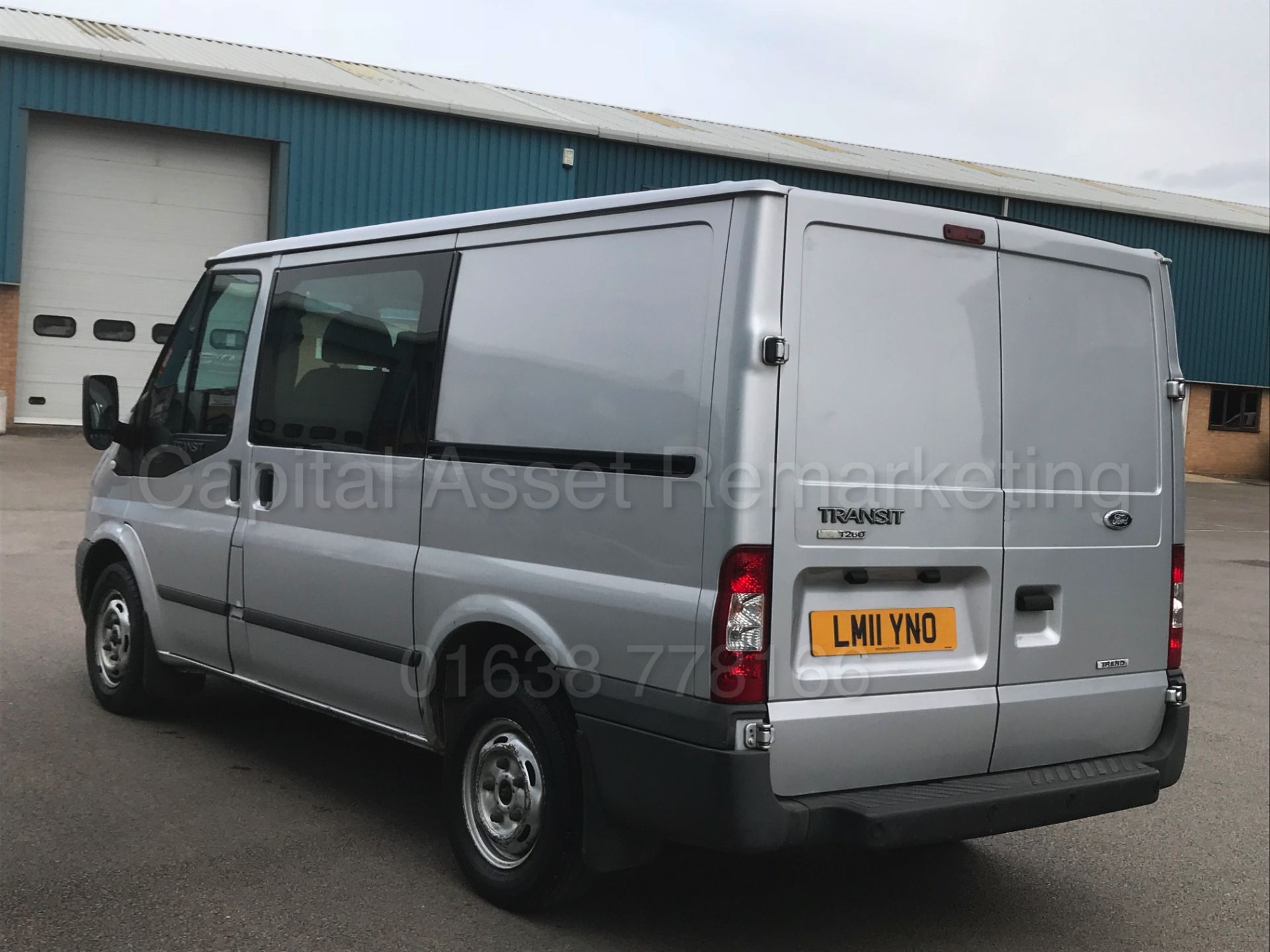 (ON SALE) FORD TRANSIT 115 T260S *TREND EDITION* '6 SEATER CREW VAN' (2011) '2.2 TDCI - 115 BHP - Image 8 of 39