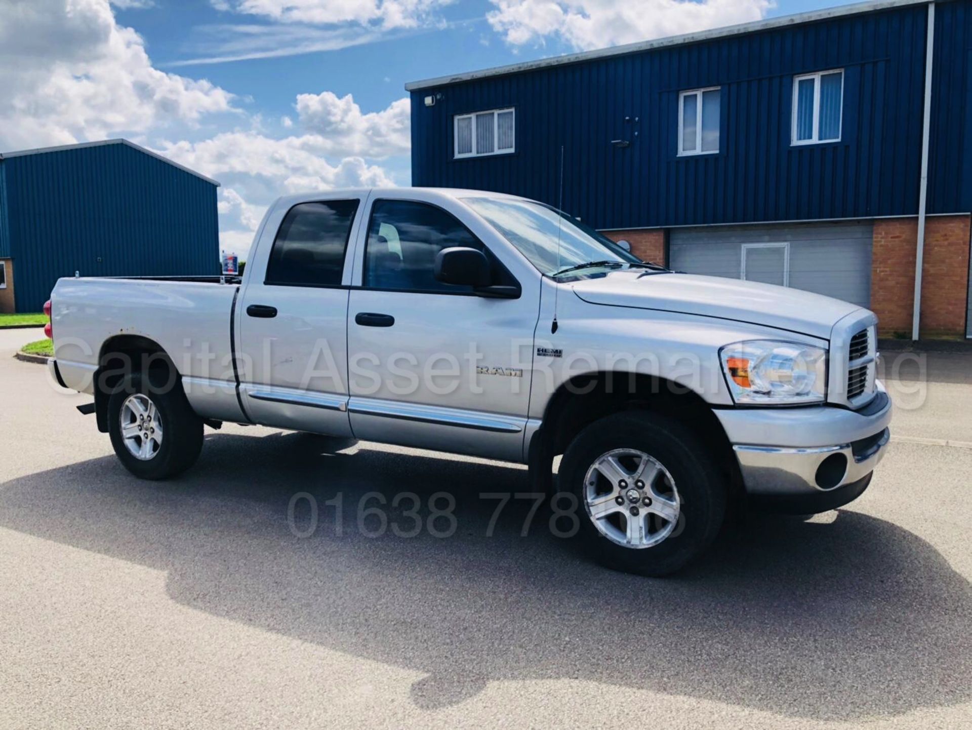 DODGE RAM 'SLT EDITION' DOUBLE CAB PICK-UP *4X4* (2009 MODEL) '5.7 HEMI V8 - 395 BHP - AUTO' *LOOK* - Image 12 of 36