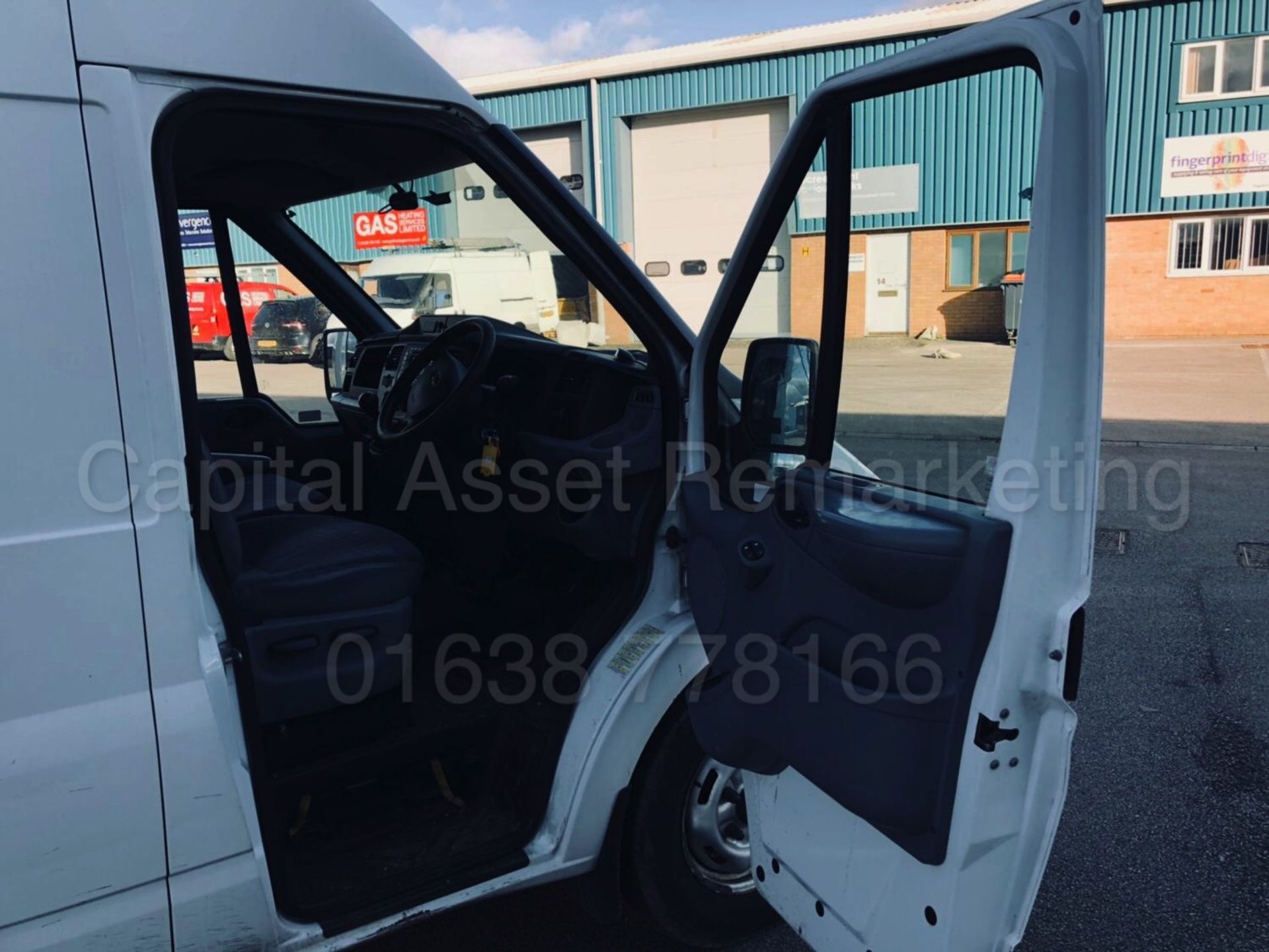 FORD TRANSIT 125 T350 'LWB - FRIDGE / FREEZER VAN' (2014) '2.2 TDCI - 125 BHP' *SAT NAV* - Bild 28 aus 30