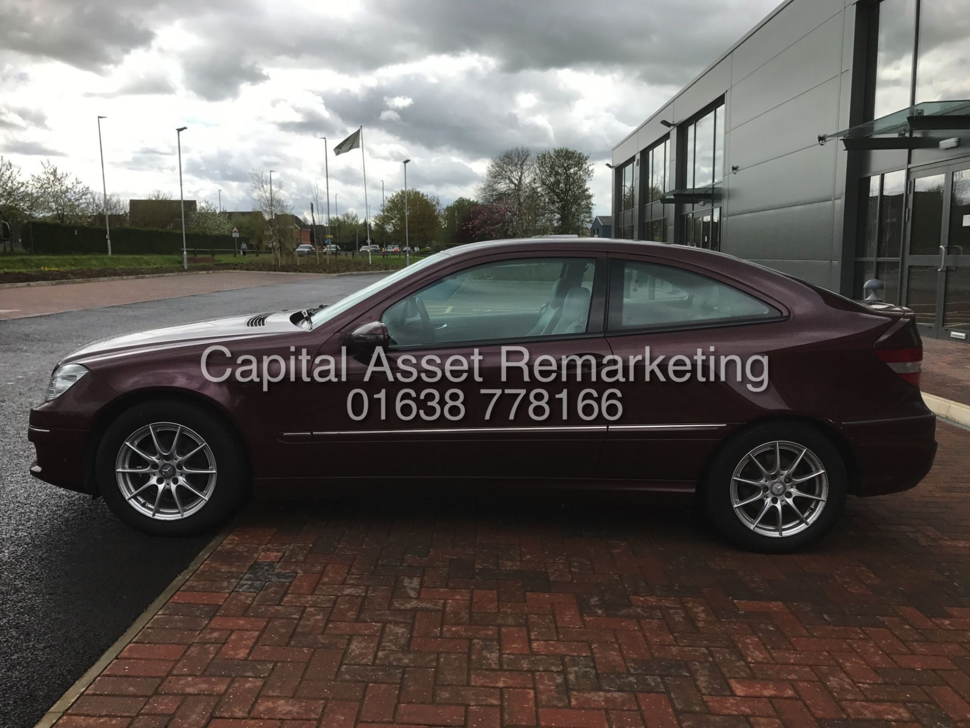 (On Sale) MERCEDES CLC 220CDI "AUTO" SPECIAL EQUIPMENT" (2010 MODEL) LEATHER - HUGH SPEC -FSH-NO VAT - Image 6 of 21