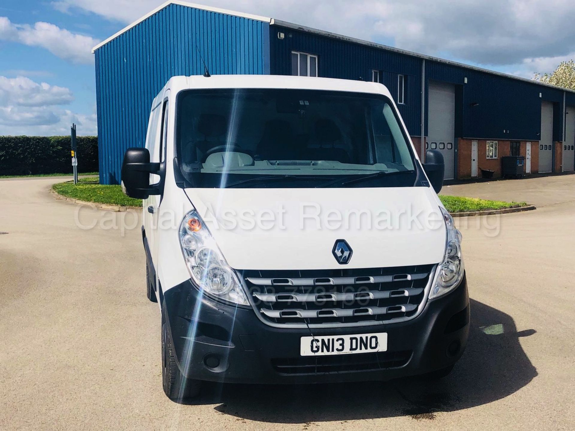 (On Sale) RENAULT MASTER 125.35 'SWB VAN' (2013) '2.3 DIESEL - 125 BHP - 6 SPEED' **A/C - SAT NAV** - Image 2 of 25