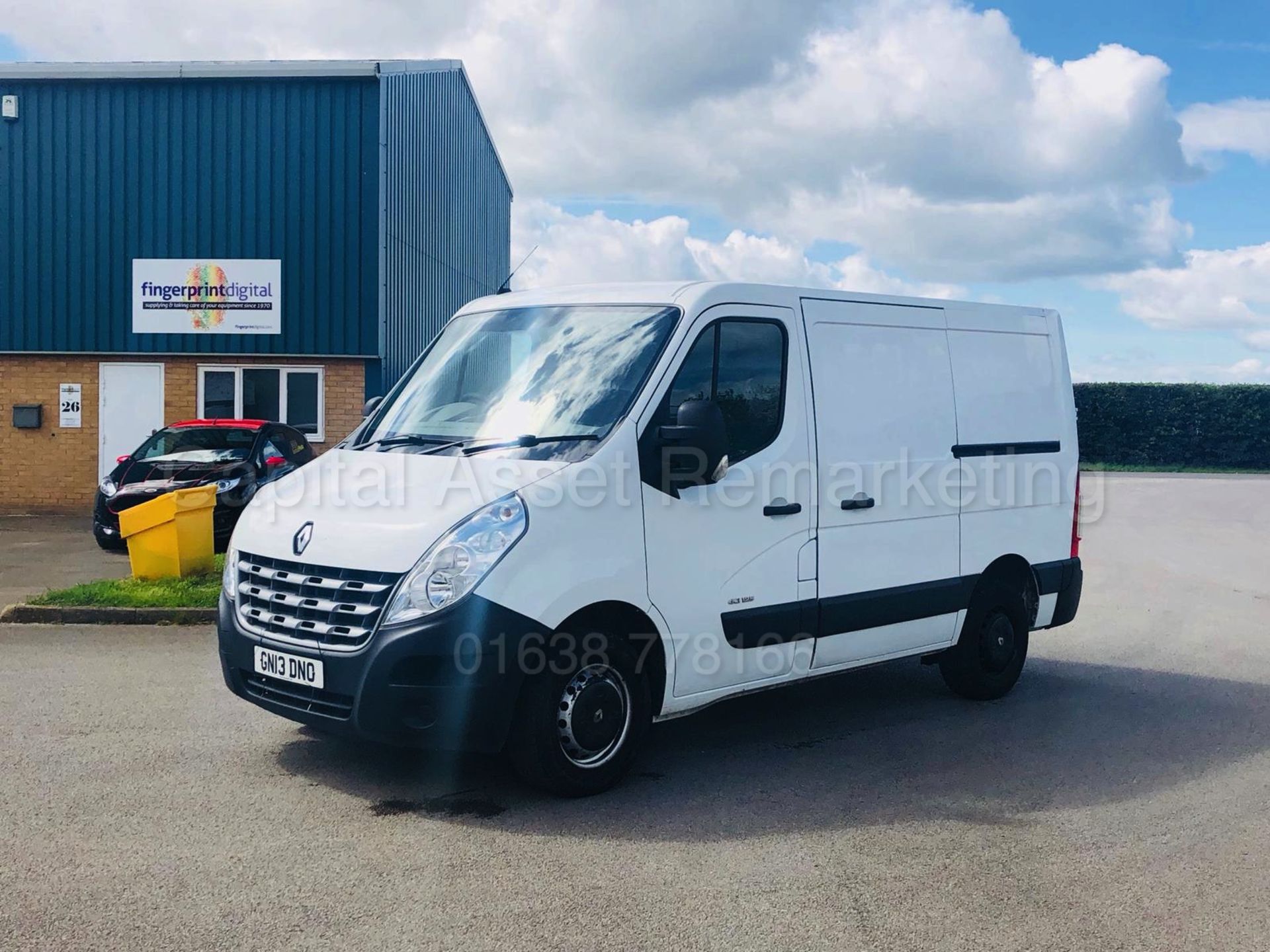 (On Sale) RENAULT MASTER 125.35 'SWB VAN' (2013) '2.3 DIESEL - 125 BHP - 6 SPEED' **A/C - SAT NAV** - Bild 3 aus 25