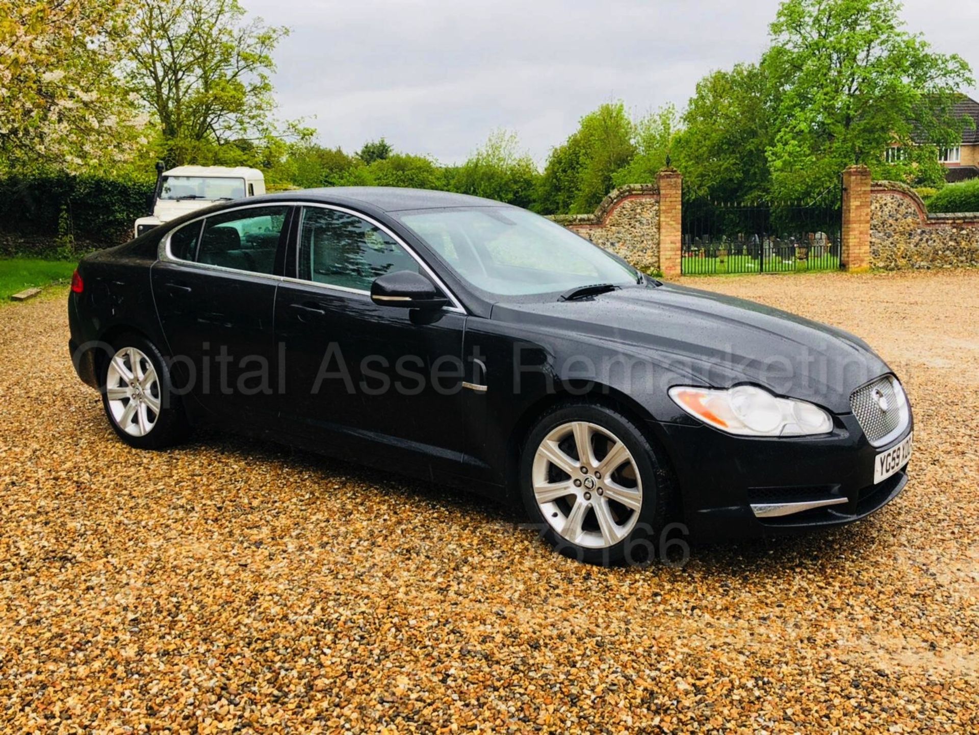 (On Sale) JAGUAR XF 'LUXURY EDITION' (2010 MODEL) '3.0 V6 - 241 BHP - AUTO' **LEATHER - SAT NAV** - Image 2 of 55