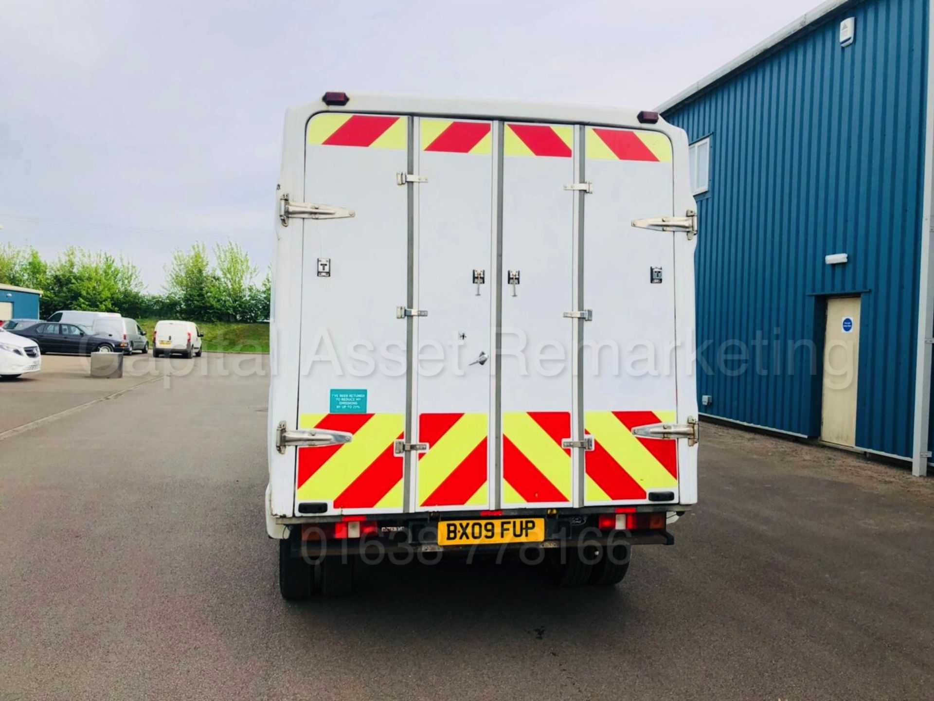 FORD TRANSIT 100 350 'BOX / LUTON VAN' (2009 - 09 REG) '2.4 TDCI - 100 BHP' (1 COMPANY OWNER) - Image 9 of 22