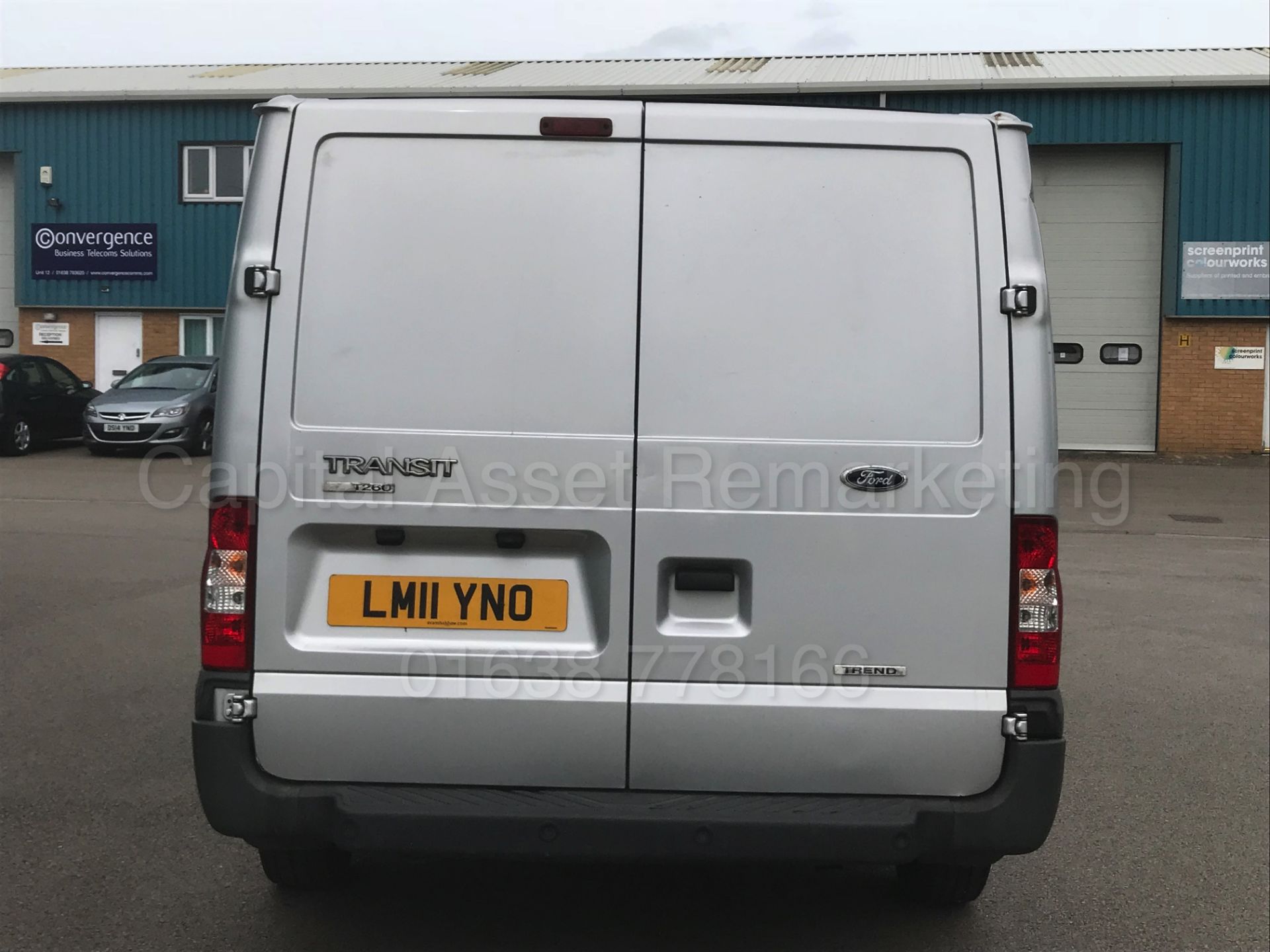 (ON SALE) FORD TRANSIT 115 T260S *TREND EDITION* '6 SEATER CREW VAN' (2011) '2.2 TDCI - 115 BHP - Bild 9 aus 39